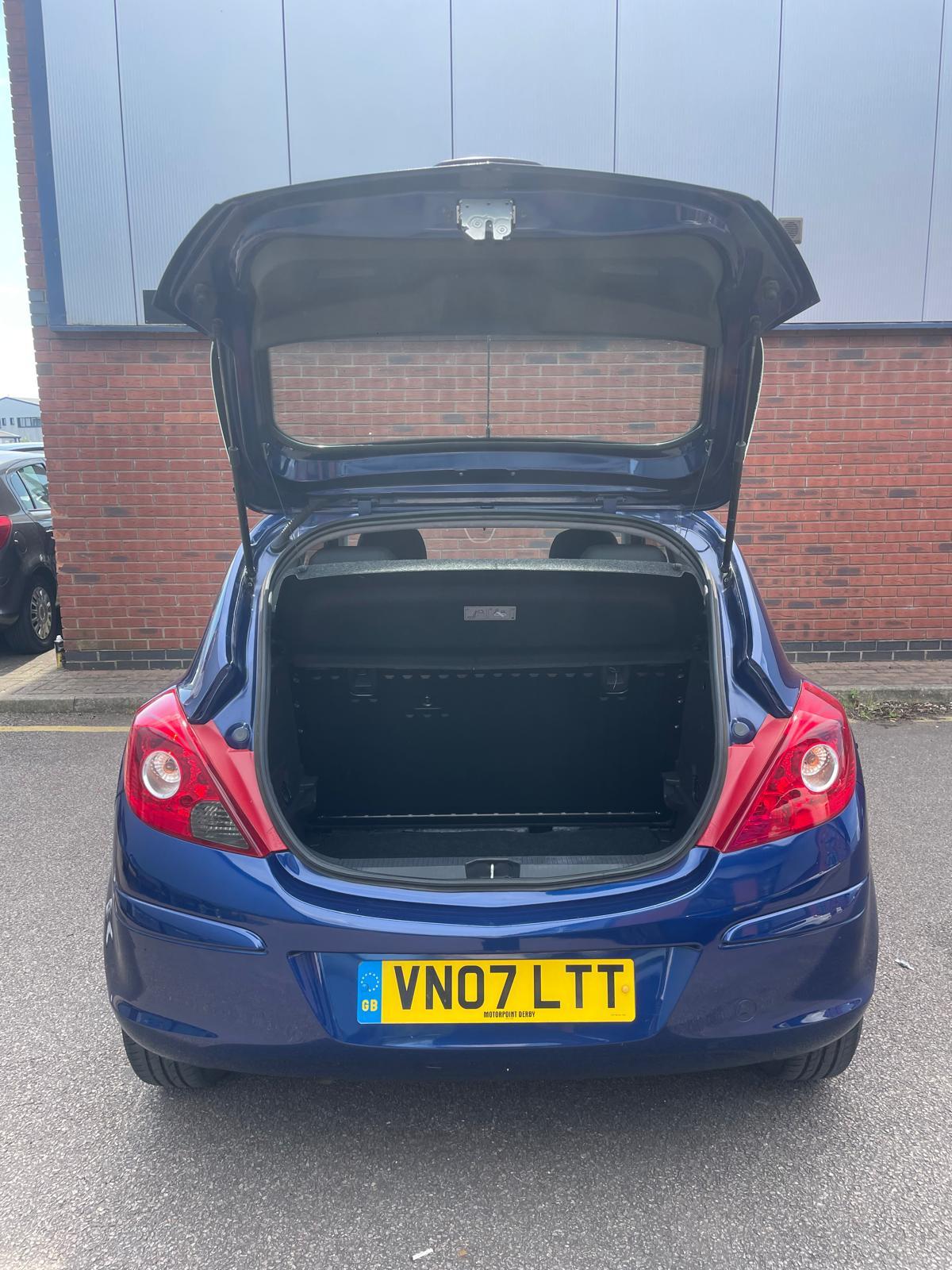 Vauxhall Corsa 1.2i 16v Life Hatchback 3dr Petrol Manual (139 g/km, 79 bhp)