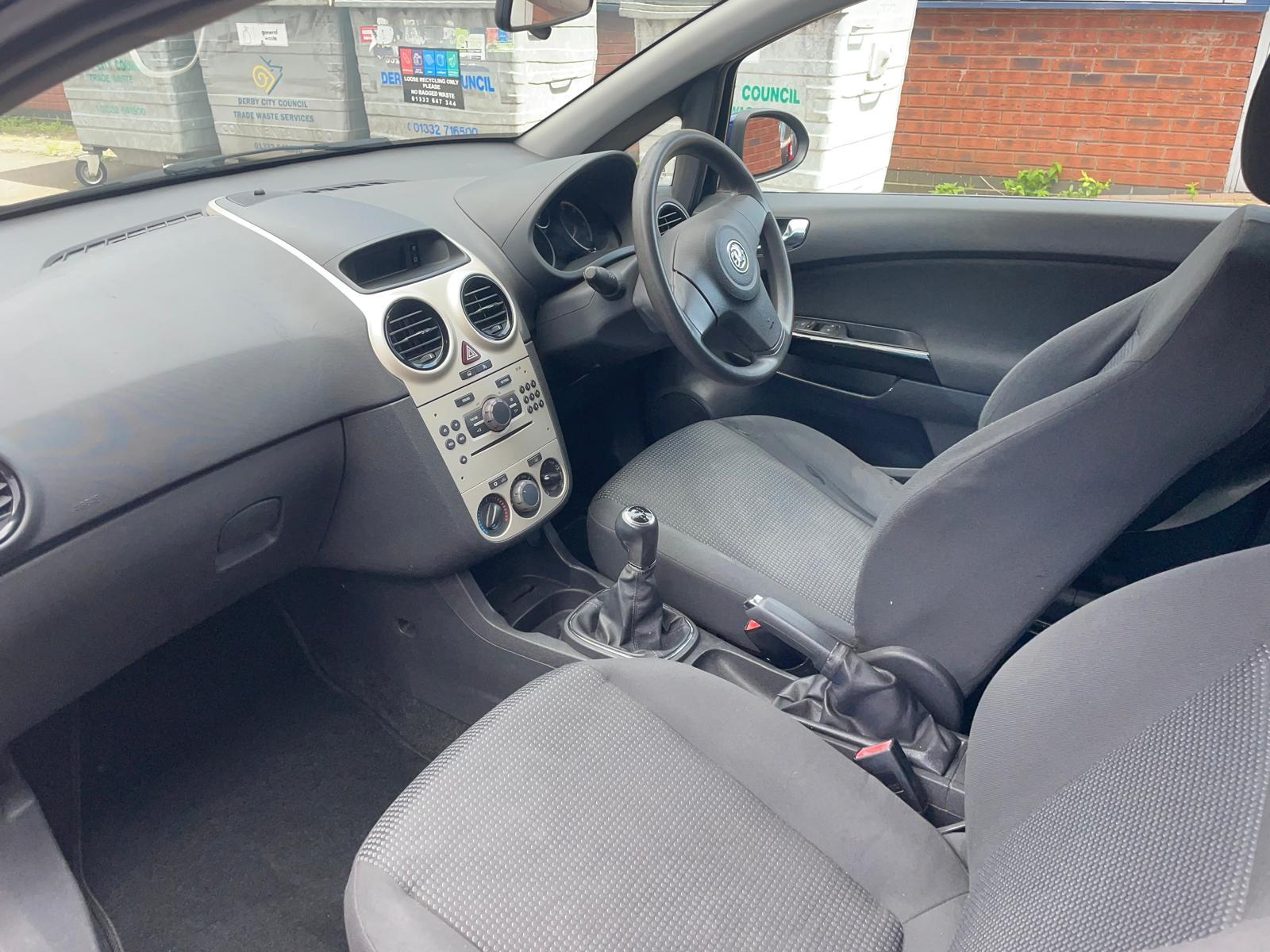 Vauxhall Corsa 1.2i 16v Life Hatchback 3dr Petrol Manual (139 g/km, 79 bhp)