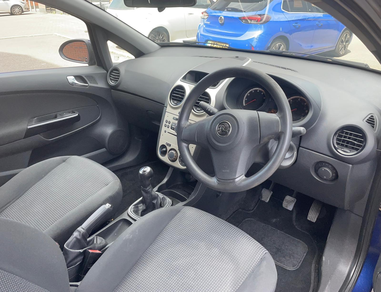 Vauxhall Corsa 1.2i 16v Life Hatchback 3dr Petrol Manual (139 g/km, 79 bhp)