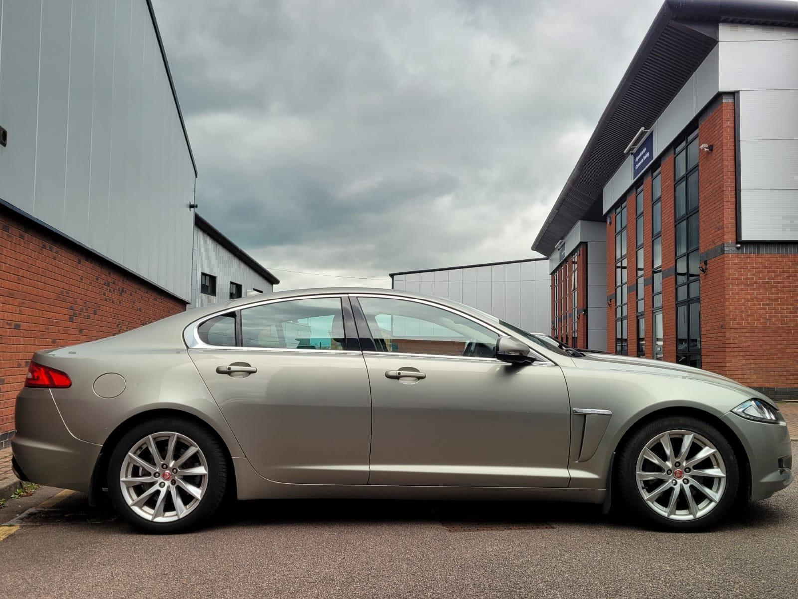 Jaguar XF 2.2d Premium Luxury Saloon 4dr Diesel Auto Euro 5 (s/s) (200 ps)