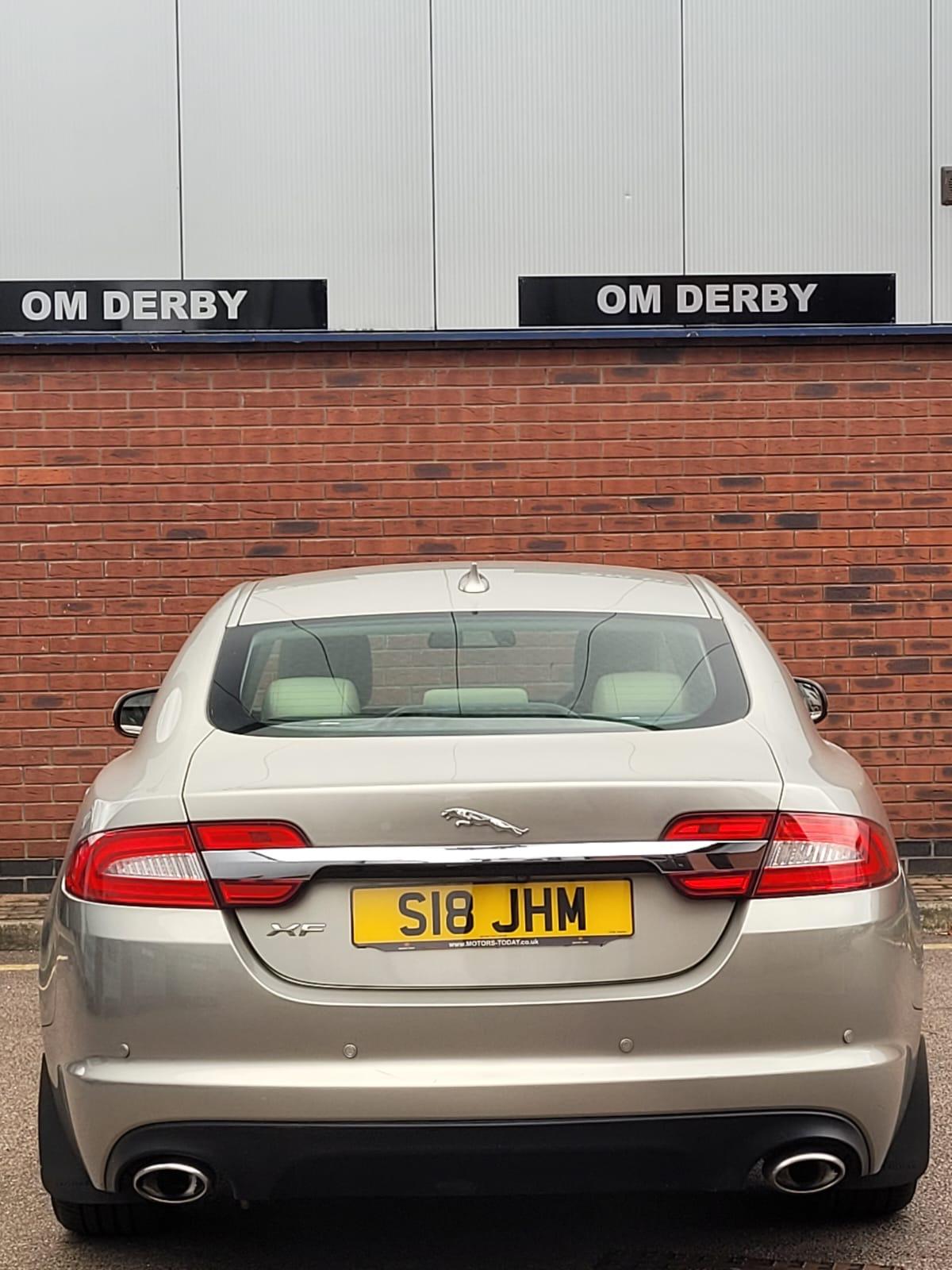 Jaguar XF 2.2d Premium Luxury Saloon 4dr Diesel Auto Euro 5 (s/s) (200 ps)