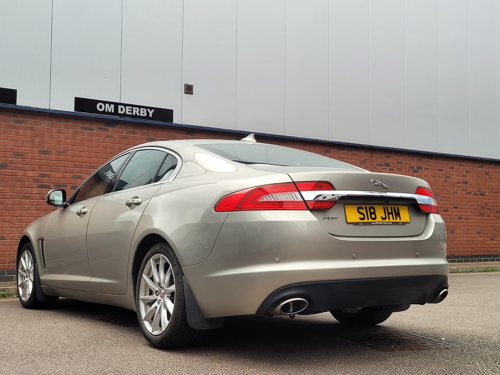 Jaguar XF 2.2d Premium Luxury Saloon 4dr Diesel Auto Euro 5 (s/s) (200 ps)