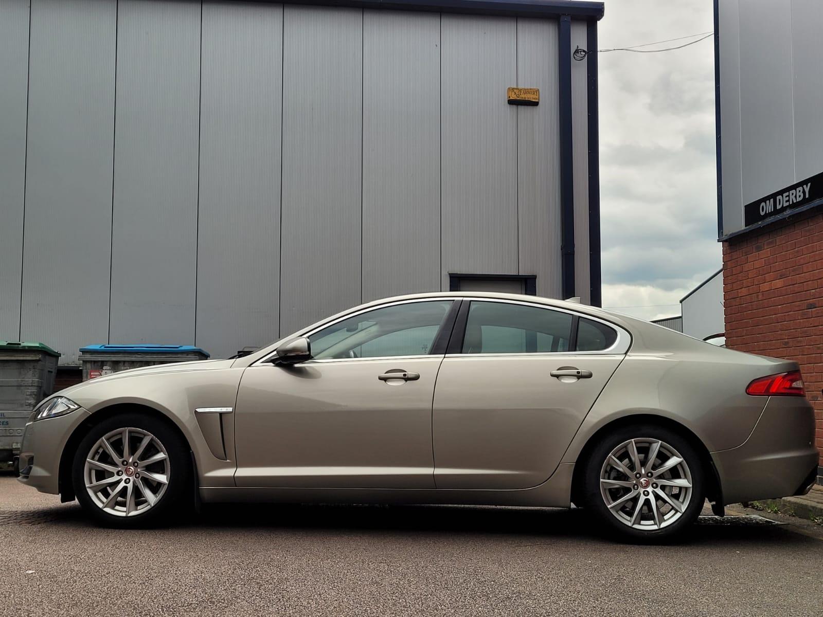 Jaguar XF 2.2d Premium Luxury Saloon 4dr Diesel Auto Euro 5 (s/s) (200 ps)