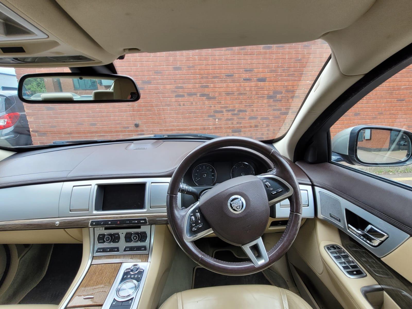 Jaguar XF 2.2d Premium Luxury Saloon 4dr Diesel Auto Euro 5 (s/s) (200 ps)