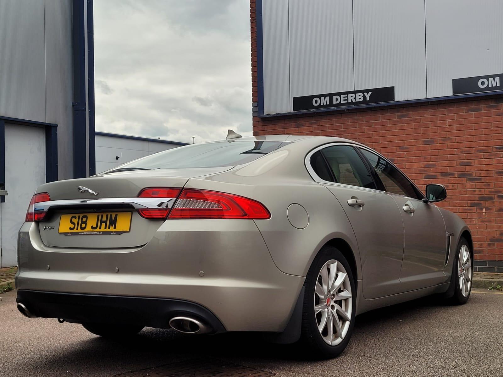 Jaguar XF 2.2d Premium Luxury Saloon 4dr Diesel Auto Euro 5 (s/s) (200 ps)