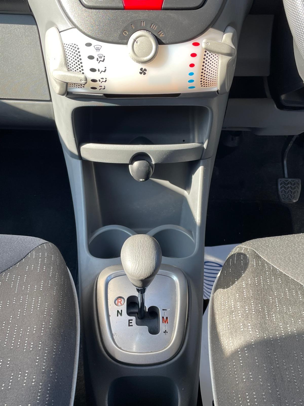 Peugeot 107 1.0 12V Urban Hatchback 5dr Petrol 2 Tronic Euro 5 (68 ps)