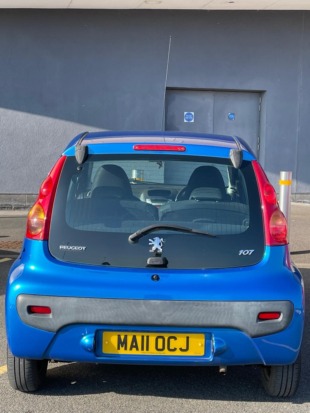 Peugeot 107 1.0 12V Urban Hatchback 5dr Petrol 2 Tronic Euro 5 (68 ps)