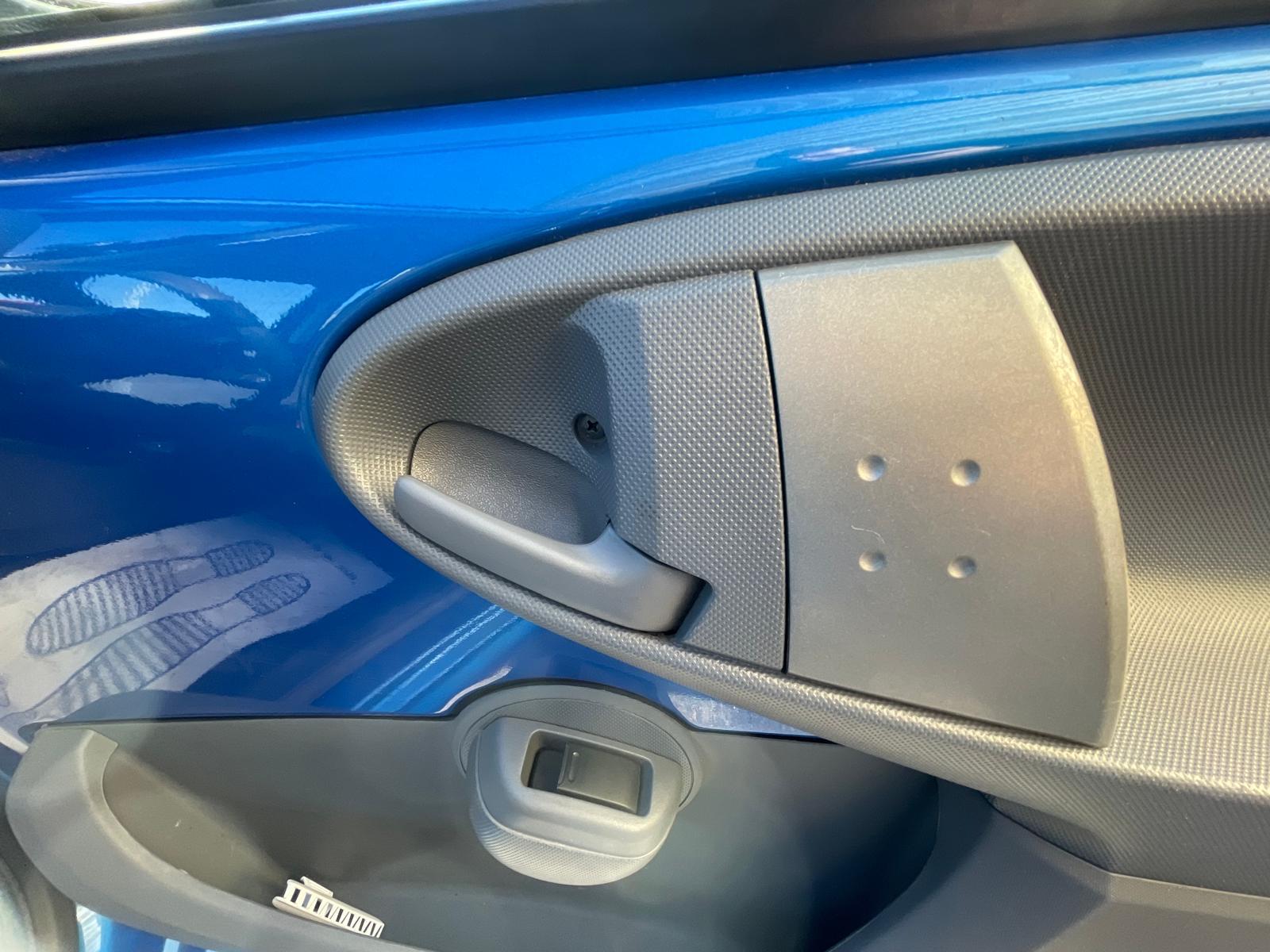 Peugeot 107 1.0 12V Urban Hatchback 5dr Petrol 2 Tronic Euro 5 (68 ps)