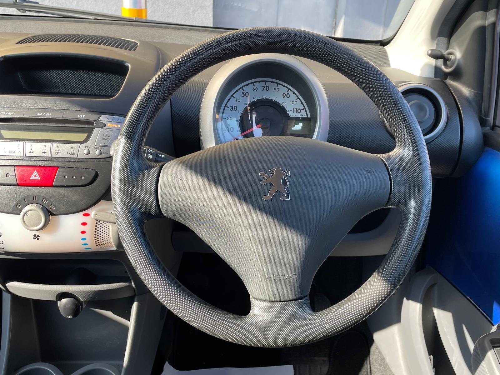 Peugeot 107 1.0 12V Urban Hatchback 5dr Petrol 2 Tronic Euro 5 (68 ps)