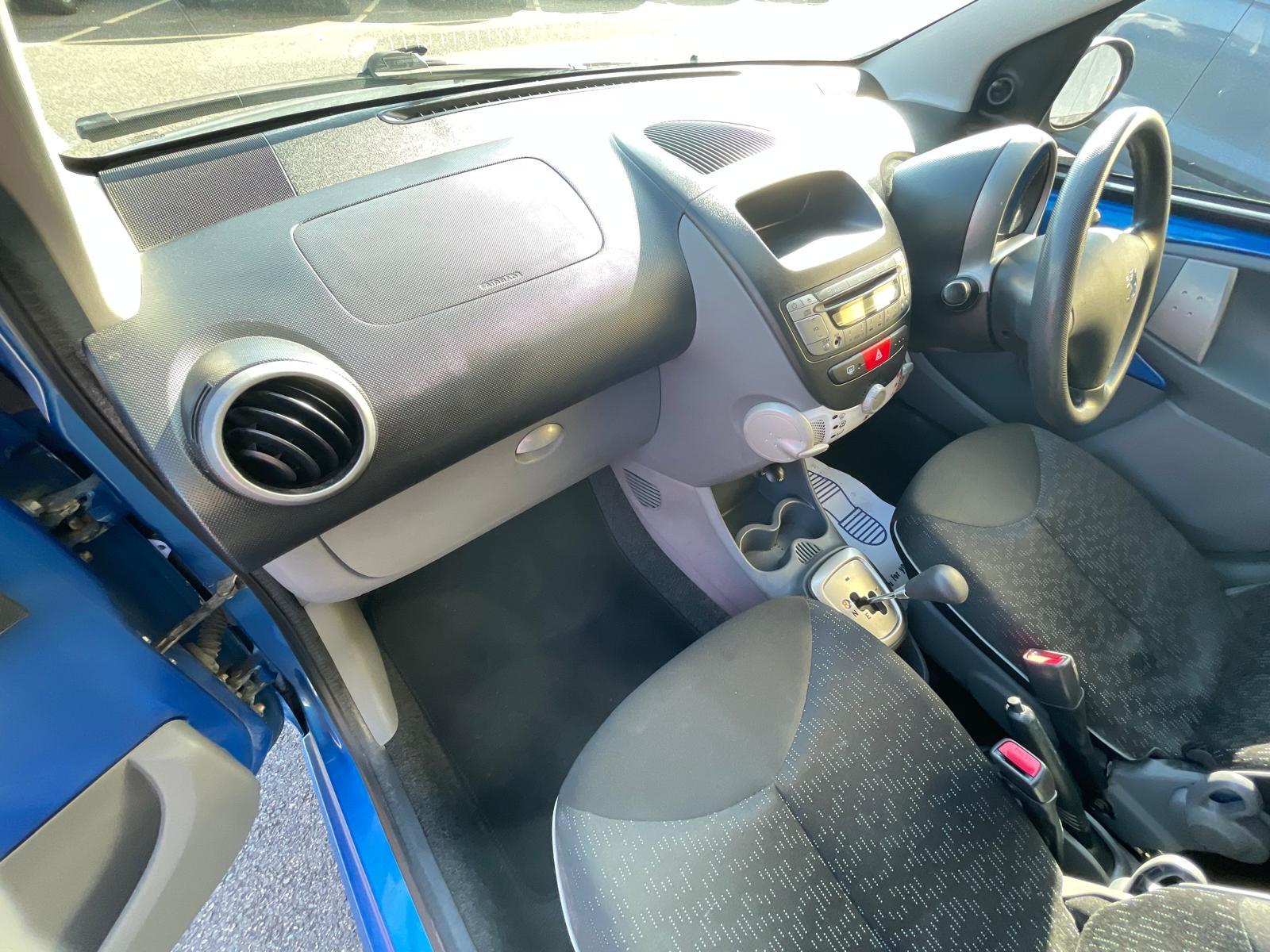 Peugeot 107 1.0 12V Urban Hatchback 5dr Petrol 2 Tronic Euro 5 (68 ps)