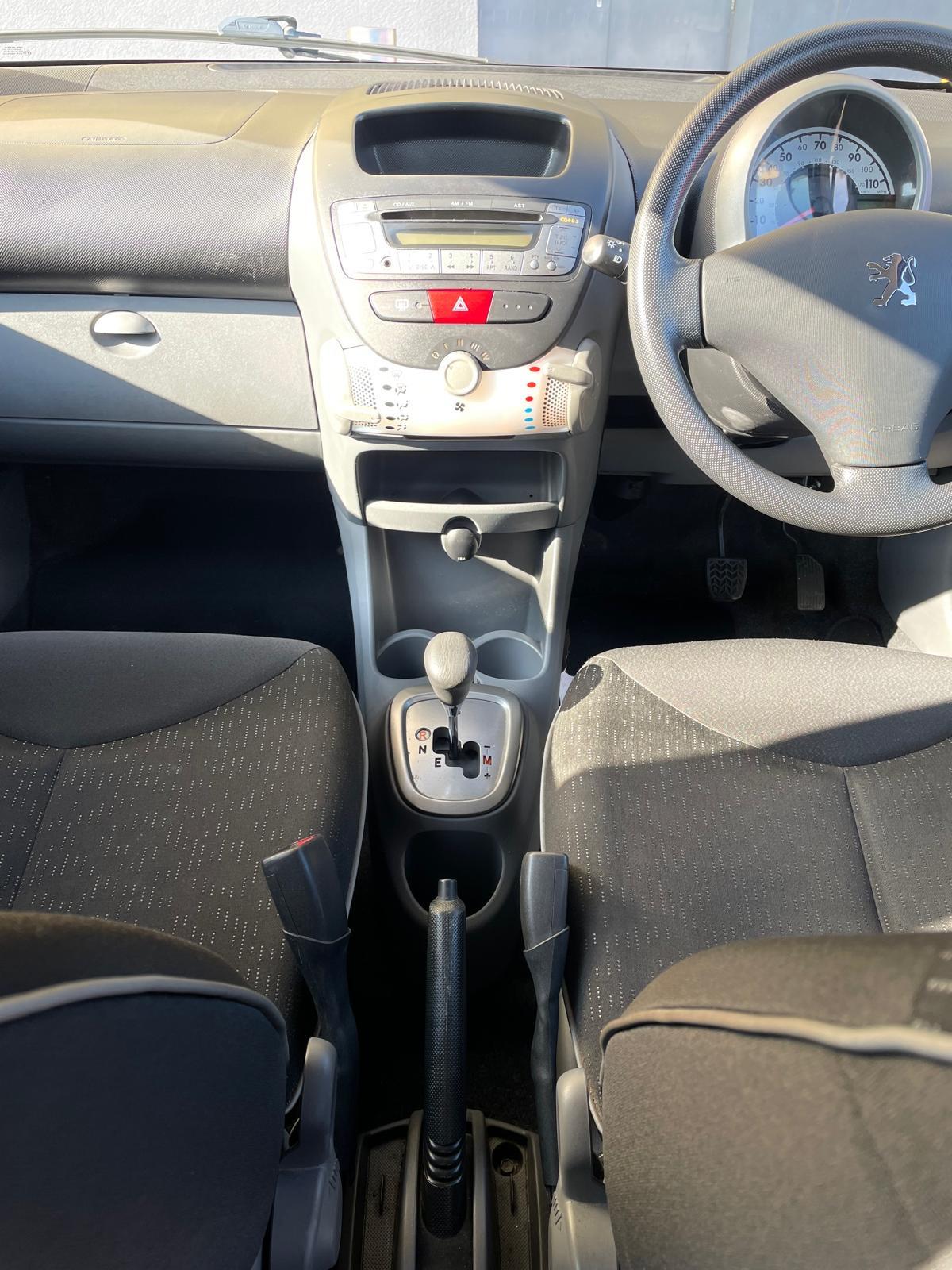 Peugeot 107 1.0 12V Urban Hatchback 5dr Petrol 2 Tronic Euro 5 (68 ps)