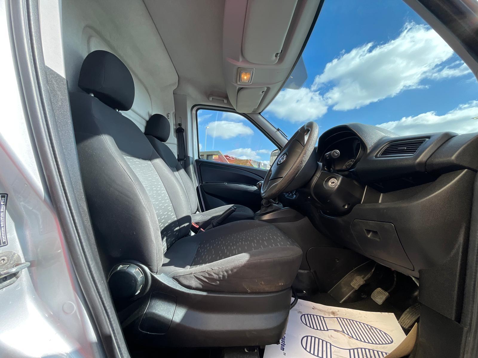 Vauxhall Combo 1.3 CDTi 2000 16v Sportive Panel Van 3dr Diesel Manual FWD L1 H1 (133 g/km, 89 bhp)