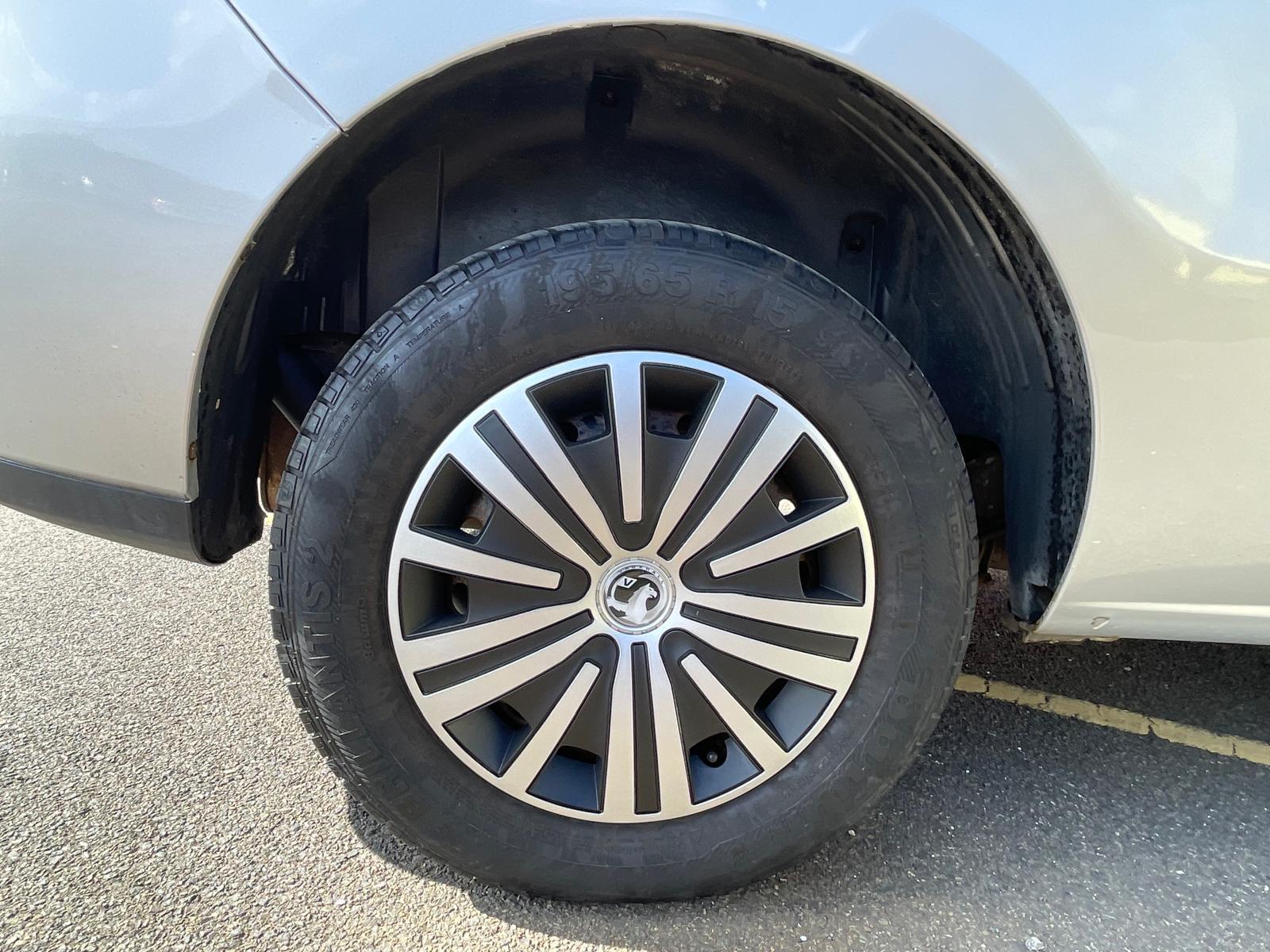 Vauxhall Combo 1.3 CDTi 2000 16v Sportive Panel Van 3dr Diesel Manual FWD L1 H1 (133 g/km, 89 bhp)