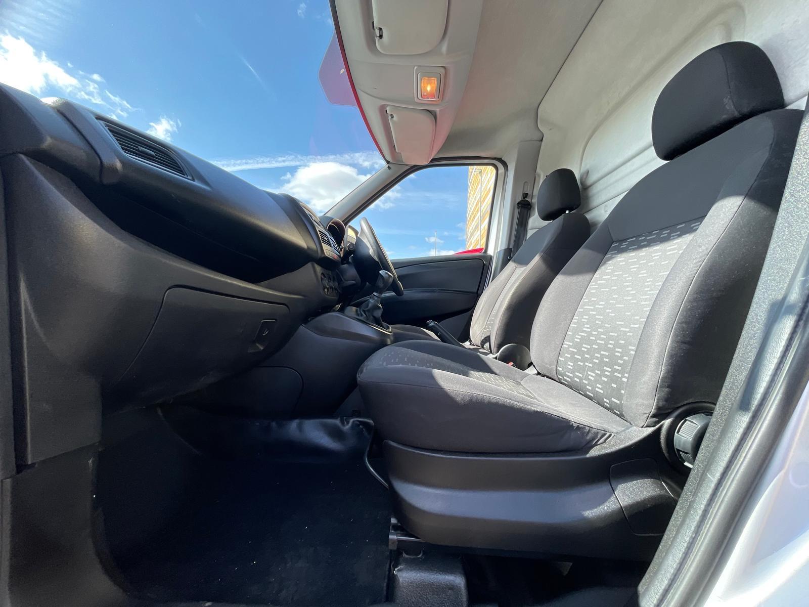 Vauxhall Combo 1.3 CDTi 2000 16v Sportive Panel Van 3dr Diesel Manual FWD L1 H1 (133 g/km, 89 bhp)