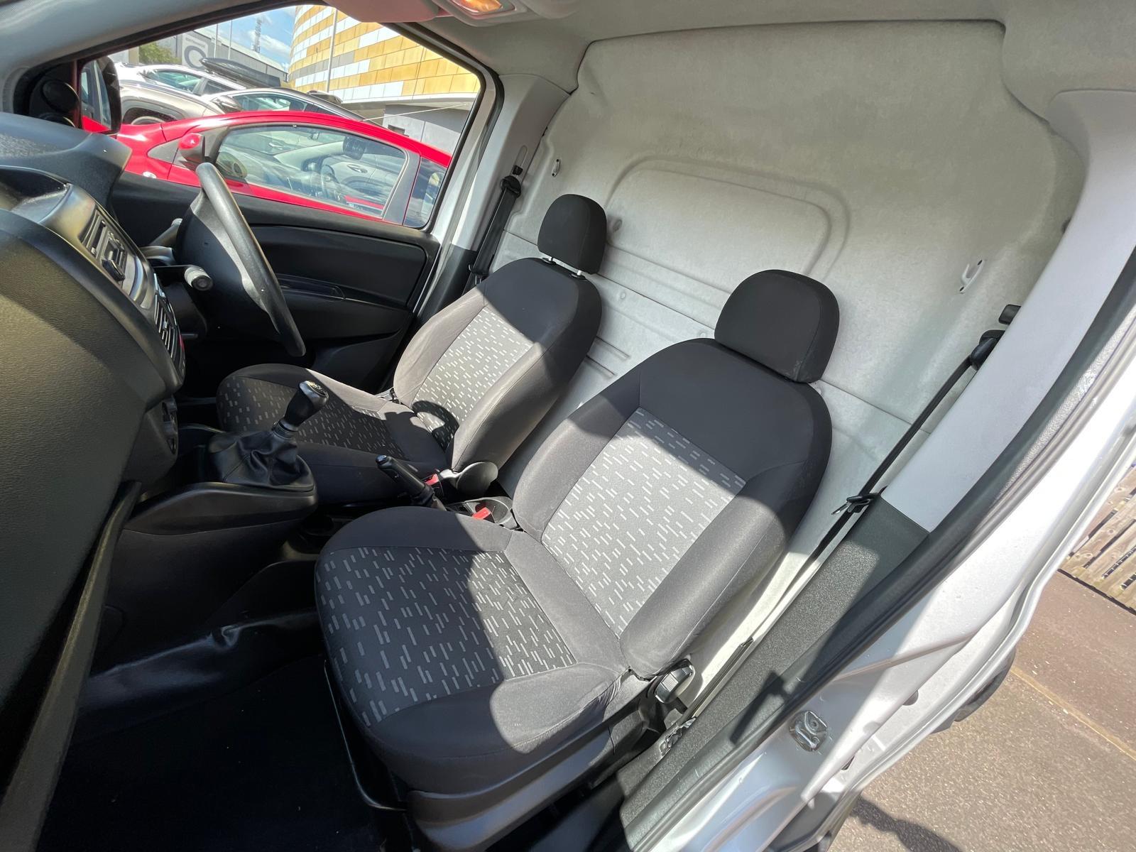 Vauxhall Combo 1.3 CDTi 2000 16v Sportive Panel Van 3dr Diesel Manual FWD L1 H1 (133 g/km, 89 bhp)