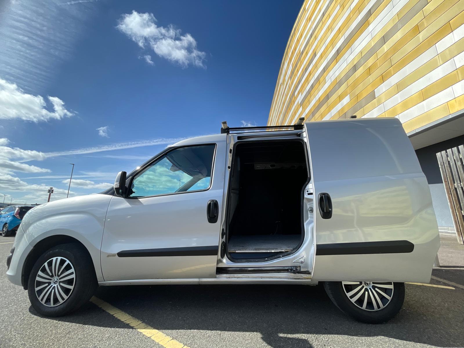 Vauxhall Combo 1.3 CDTi 2000 16v Sportive Panel Van 3dr Diesel Manual FWD L1 H1 (133 g/km, 89 bhp)