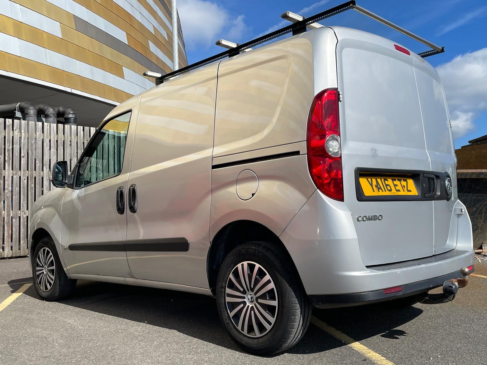 Vauxhall Combo 1.3 CDTi 2000 16v Sportive Panel Van 3dr Diesel Manual FWD L1 H1 (133 g/km, 89 bhp)