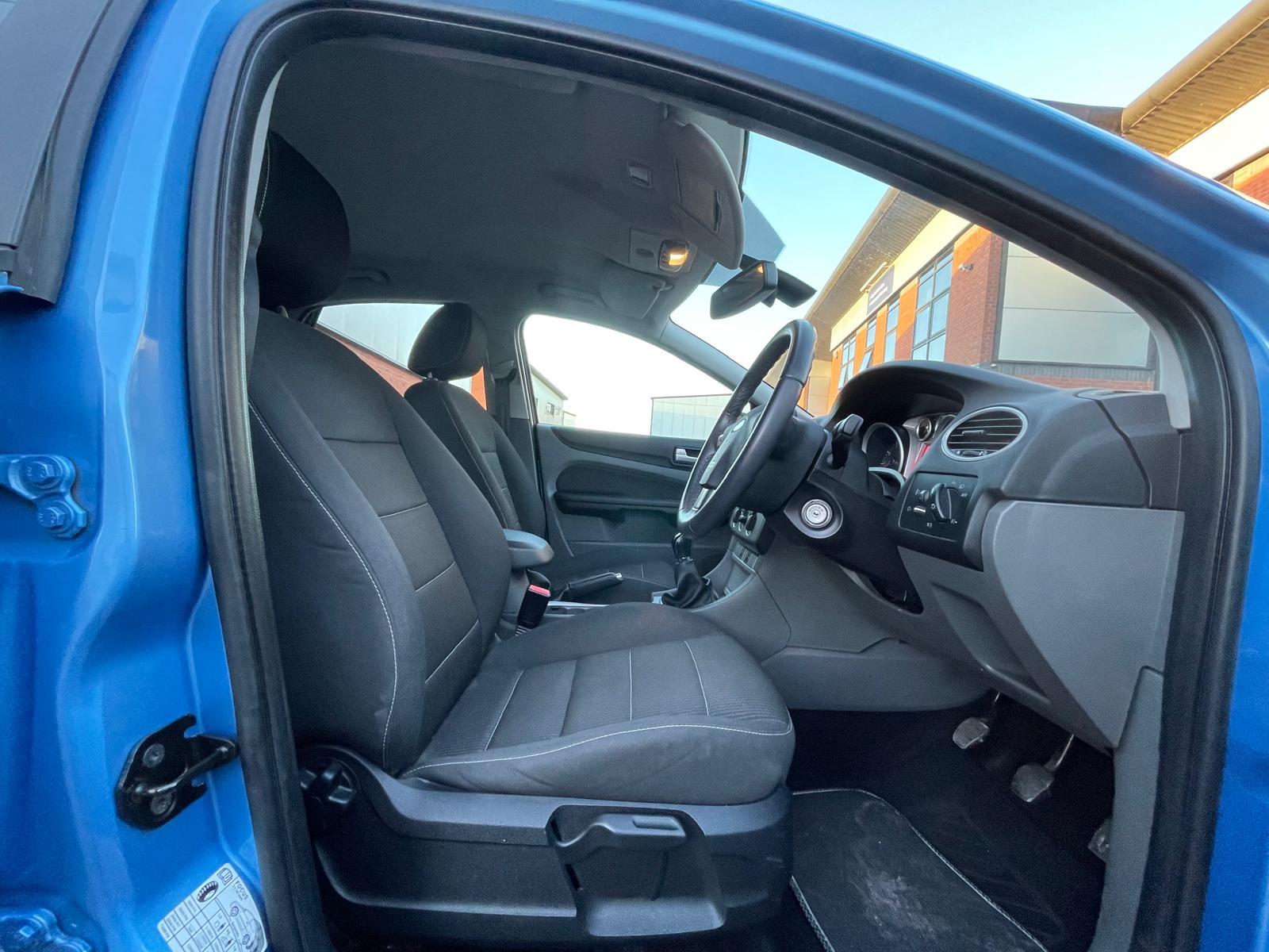 Ford Focus 1.6 Sport Hatchback 5dr Petrol Manual (159 g/km, 99 bhp)