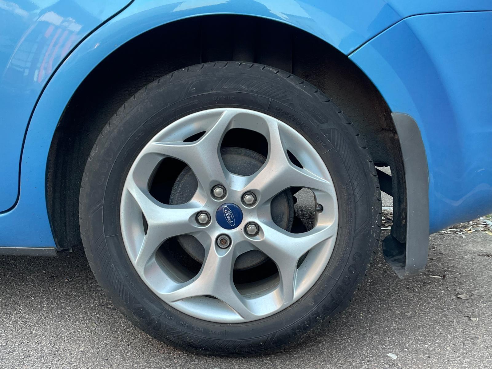 Ford Focus 1.6 Sport Hatchback 5dr Petrol Manual (159 g/km, 99 bhp)