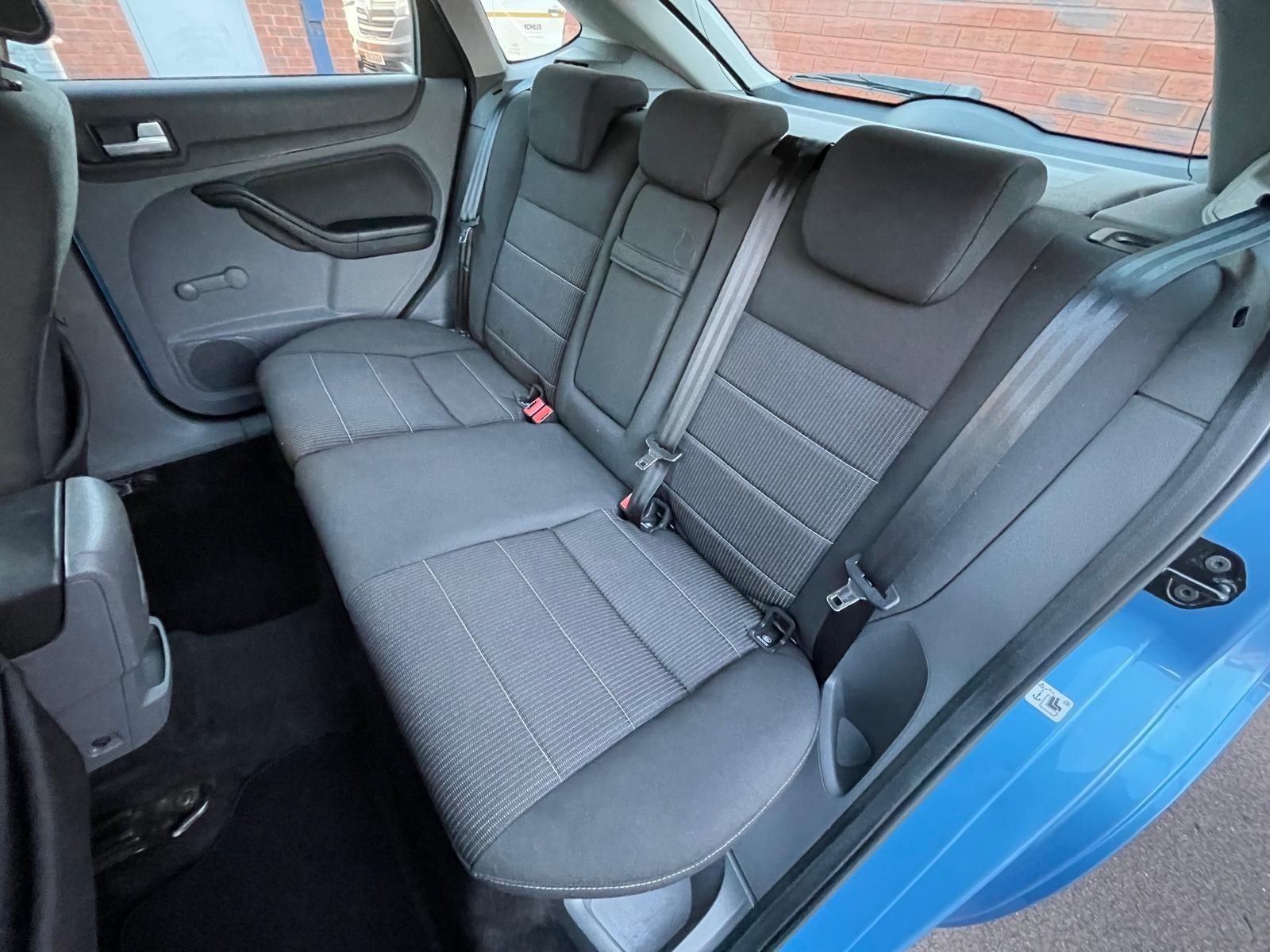 Ford Focus 1.6 Sport Hatchback 5dr Petrol Manual (159 g/km, 99 bhp)