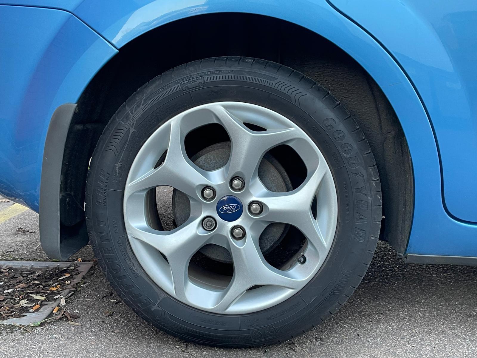 Ford Focus 1.6 Sport Hatchback 5dr Petrol Manual (159 g/km, 99 bhp)