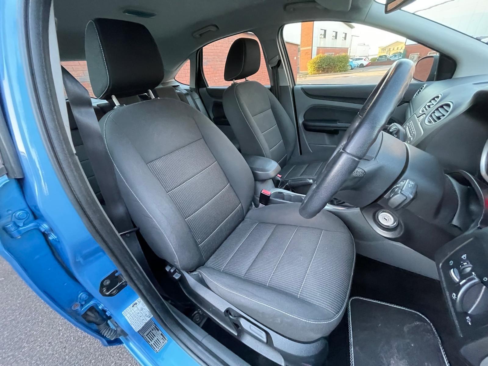 Ford Focus 1.6 Sport Hatchback 5dr Petrol Manual (159 g/km, 99 bhp)