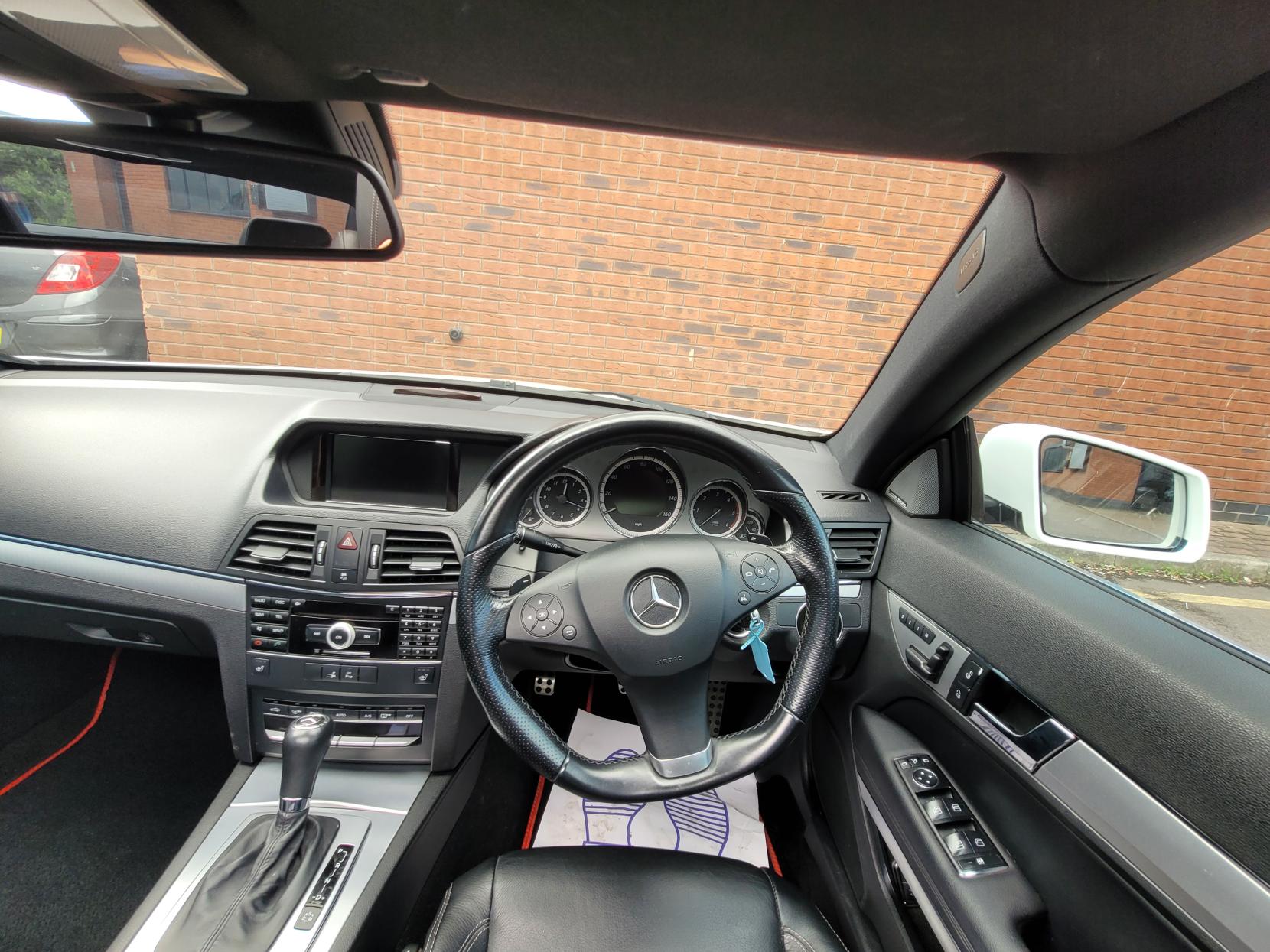 Mercedes-Benz E Class 3.0 E350 CDI V6 BlueEfficiency Sport Coupe 2dr Diesel G-Tronic Euro 5 (231 ps)