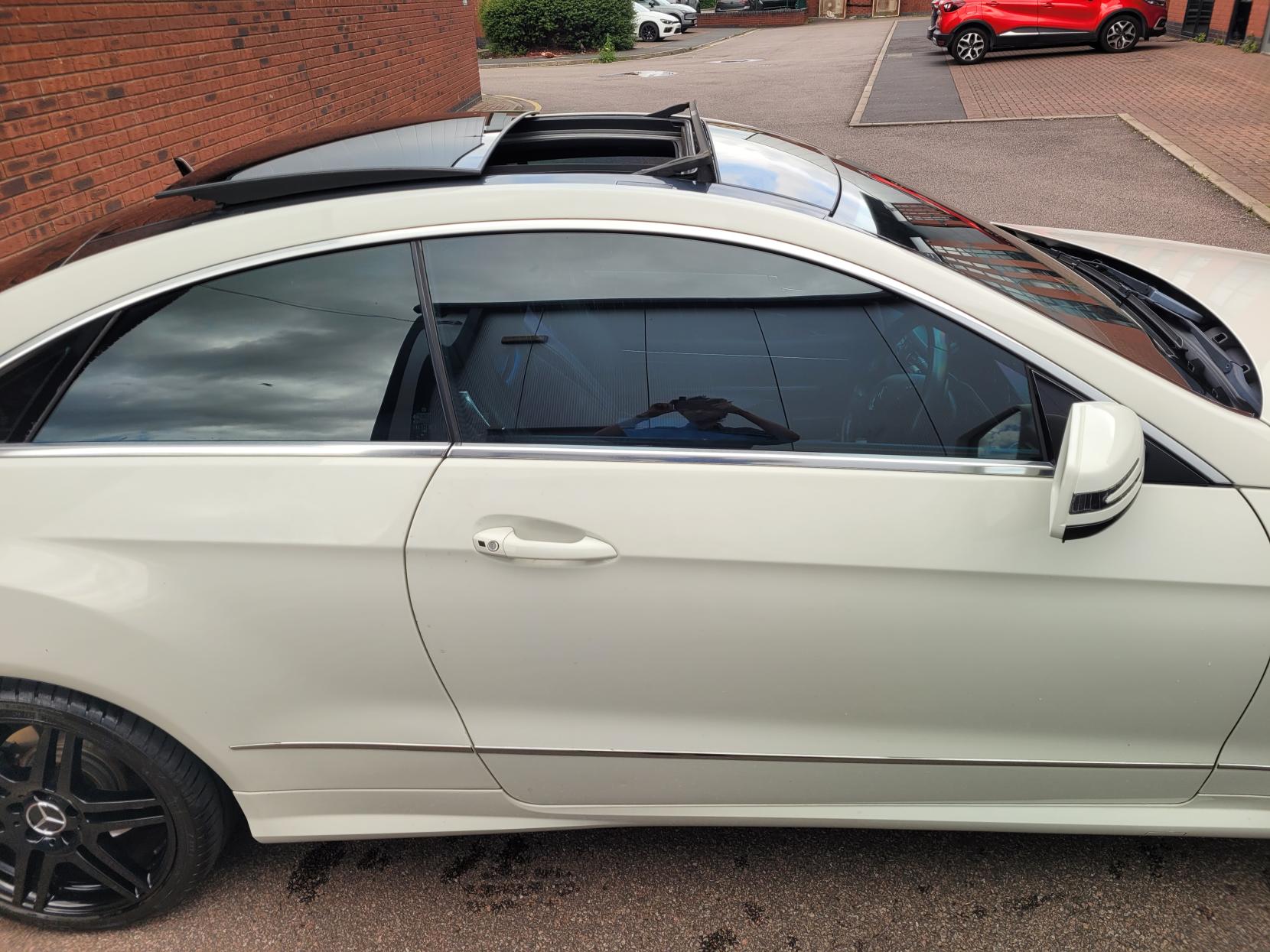Mercedes-Benz E Class 3.0 E350 CDI V6 BlueEfficiency Sport Coupe 2dr Diesel G-Tronic Euro 5 (231 ps)