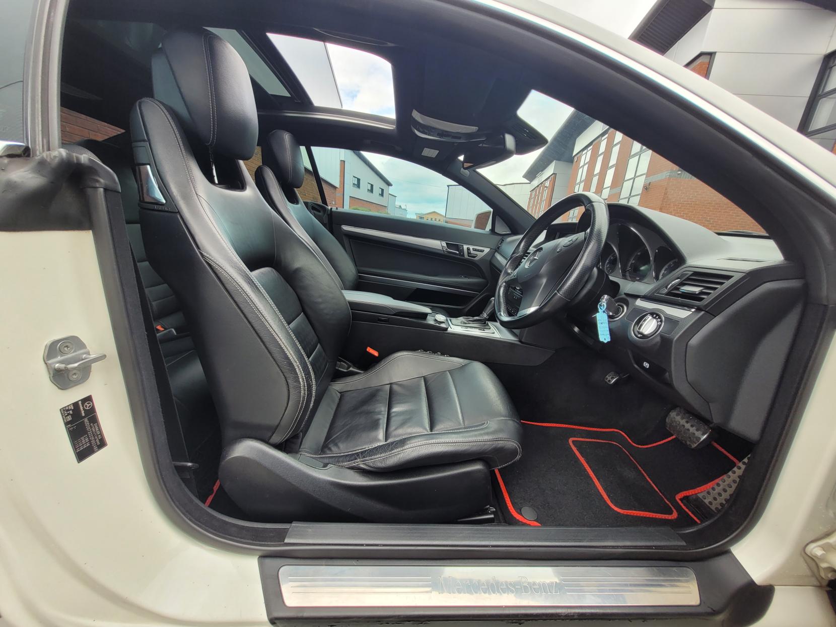 Mercedes-Benz E Class 3.0 E350 CDI V6 BlueEfficiency Sport Coupe 2dr Diesel G-Tronic Euro 5 (231 ps)