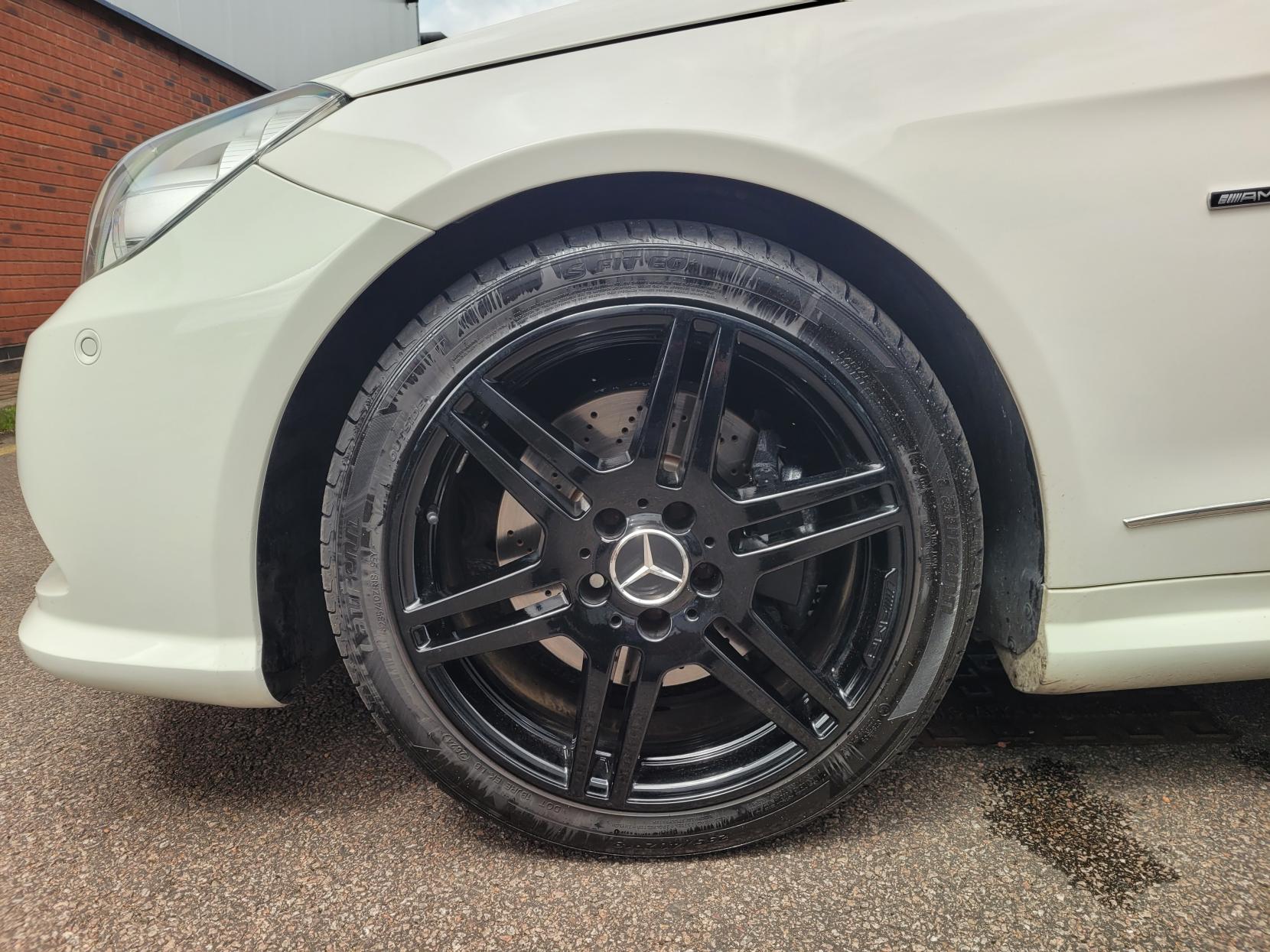 Mercedes-Benz E Class 3.0 E350 CDI V6 BlueEfficiency Sport Coupe 2dr Diesel G-Tronic Euro 5 (231 ps)