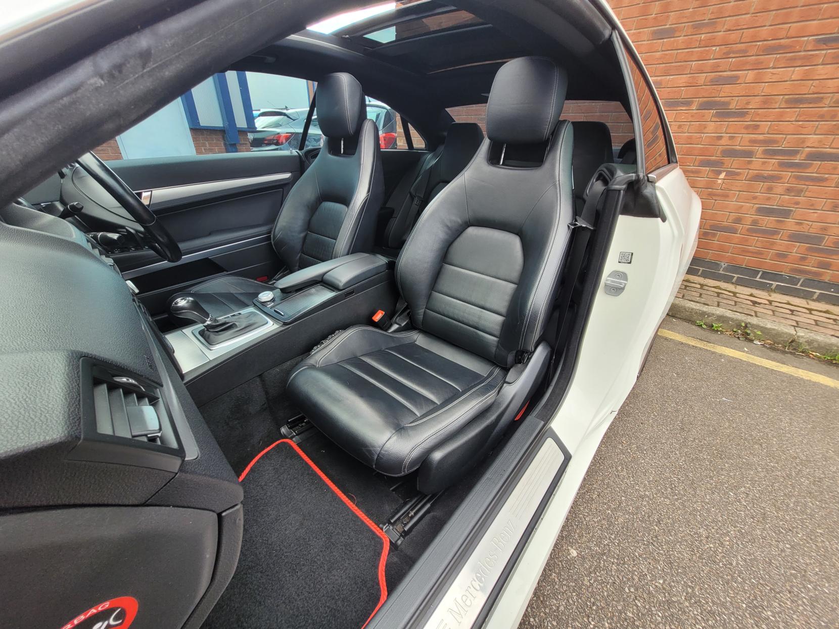 Mercedes-Benz E Class 3.0 E350 CDI V6 BlueEfficiency Sport Coupe 2dr Diesel G-Tronic Euro 5 (231 ps)
