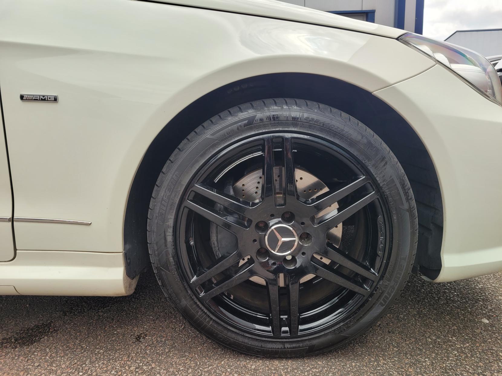 Mercedes-Benz E Class 3.0 E350 CDI V6 BlueEfficiency Sport Coupe 2dr Diesel G-Tronic Euro 5 (231 ps)