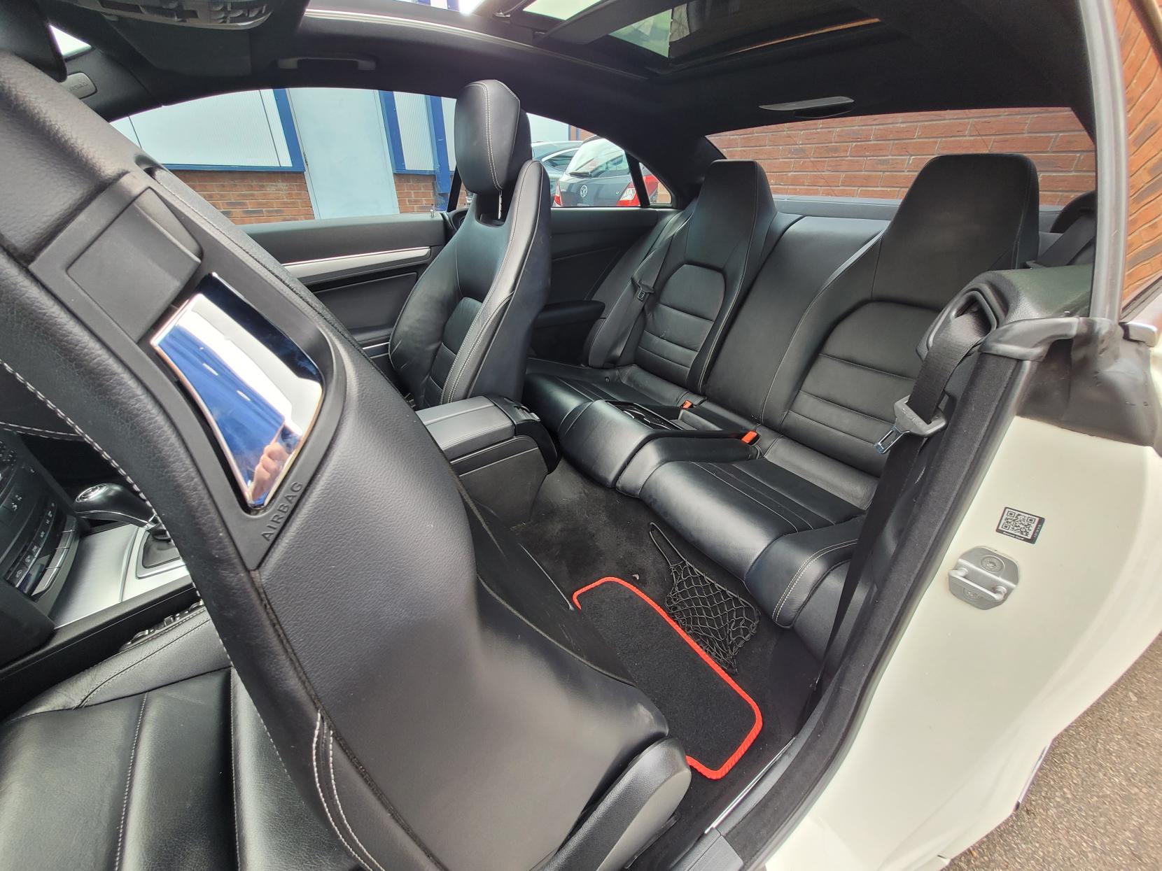 Mercedes-Benz E Class 3.0 E350 CDI V6 BlueEfficiency Sport Coupe 2dr Diesel G-Tronic Euro 5 (231 ps)