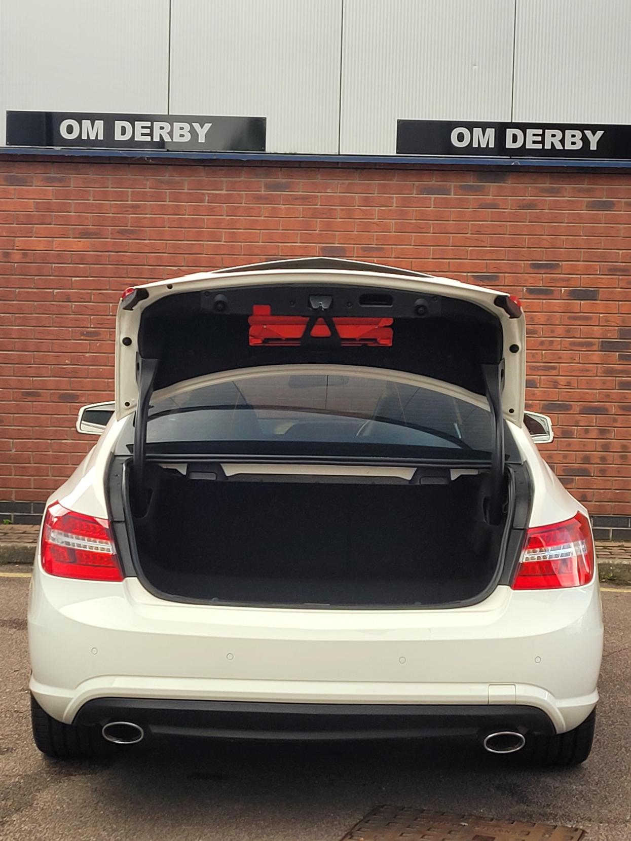 Mercedes-Benz E Class 3.0 E350 CDI V6 BlueEfficiency Sport Coupe 2dr Diesel G-Tronic Euro 5 (231 ps)