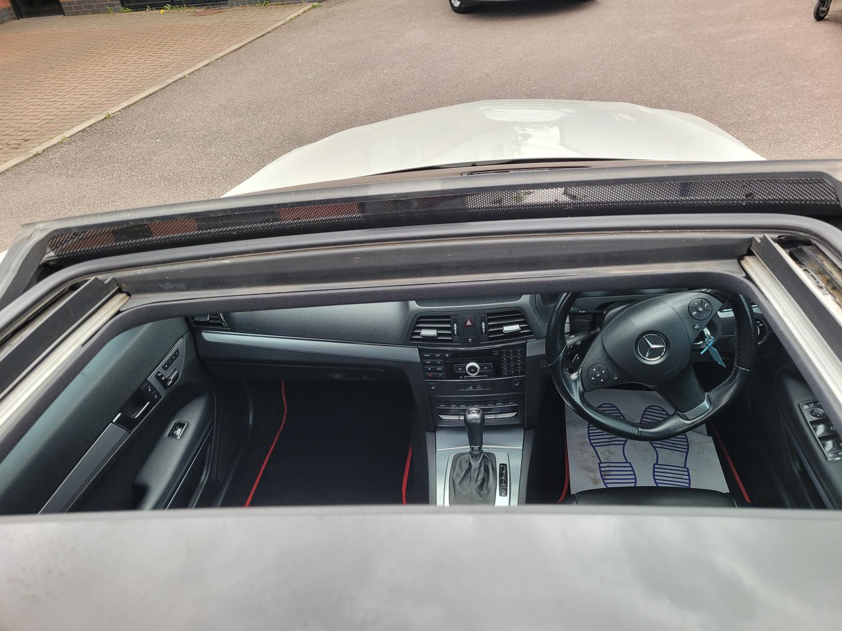 Mercedes-Benz E Class 3.0 E350 CDI V6 BlueEfficiency Sport Coupe 2dr Diesel G-Tronic Euro 5 (231 ps)