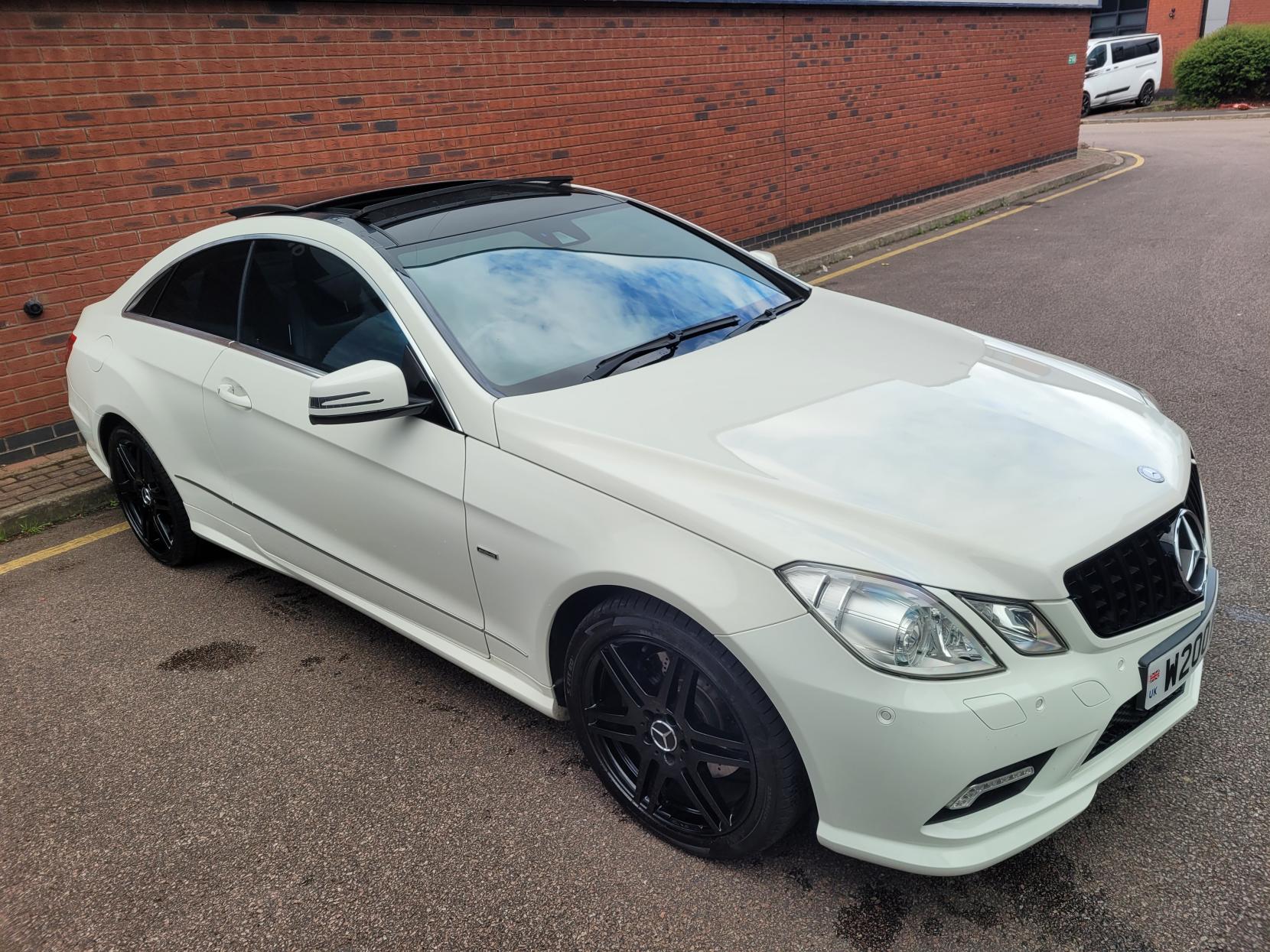Mercedes-Benz E Class 3.0 E350 CDI V6 BlueEfficiency Sport Coupe 2dr Diesel G-Tronic Euro 5 (231 ps)