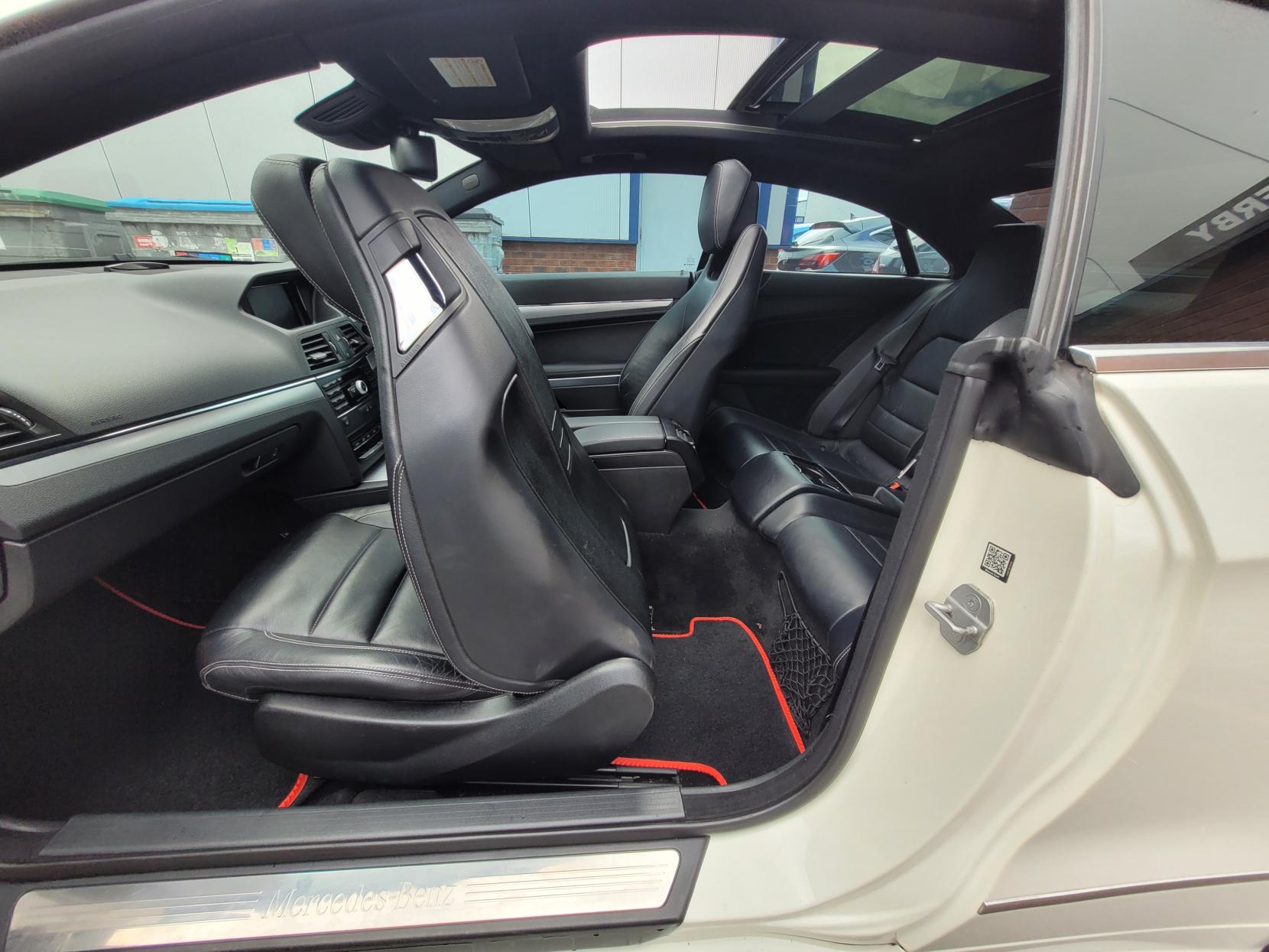 Mercedes-Benz E Class 3.0 E350 CDI V6 BlueEfficiency Sport Coupe 2dr Diesel G-Tronic Euro 5 (231 ps)