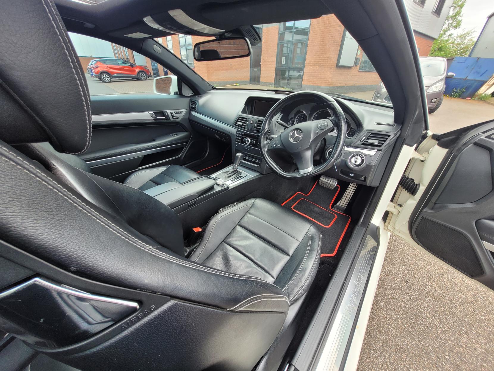 Mercedes-Benz E Class 3.0 E350 CDI V6 BlueEfficiency Sport Coupe 2dr Diesel G-Tronic Euro 5 (231 ps)