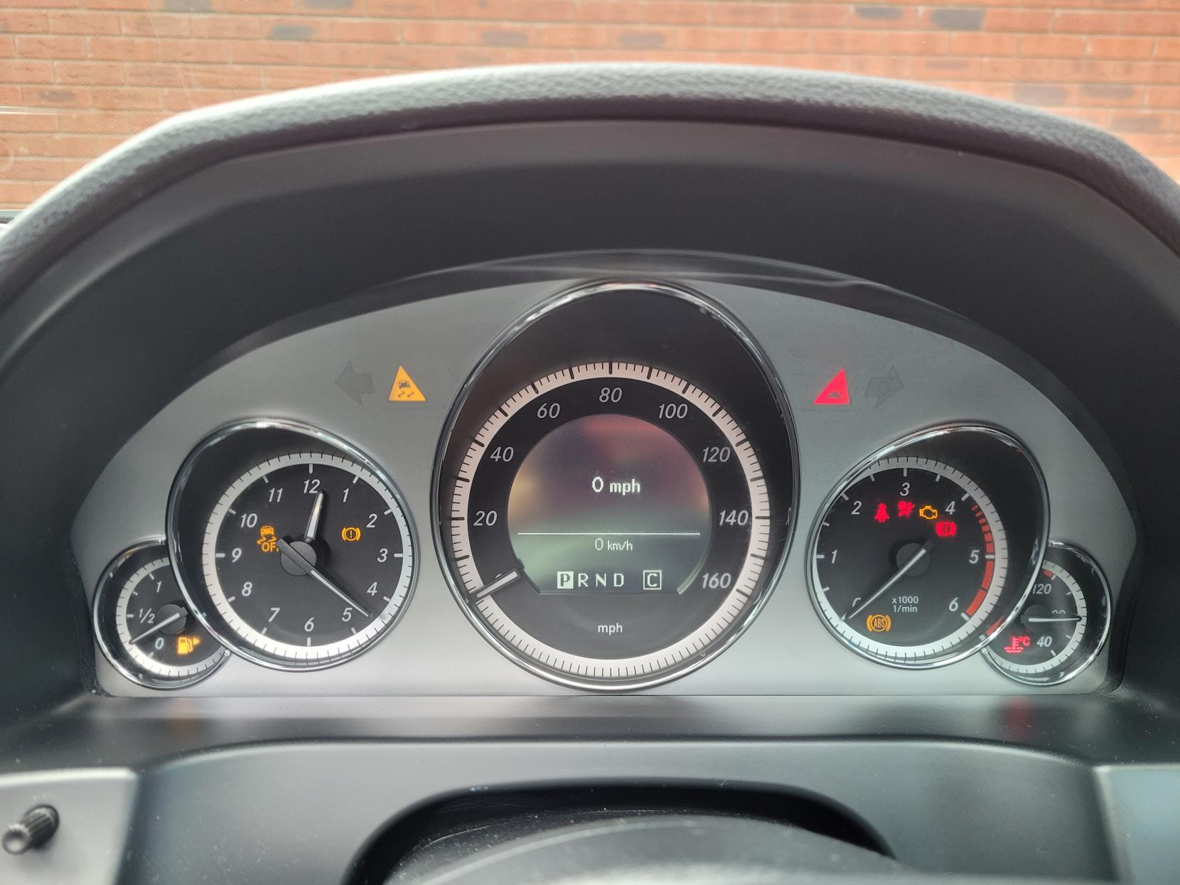 Mercedes-Benz E Class 3.0 E350 CDI V6 BlueEfficiency Sport Coupe 2dr Diesel G-Tronic Euro 5 (231 ps)