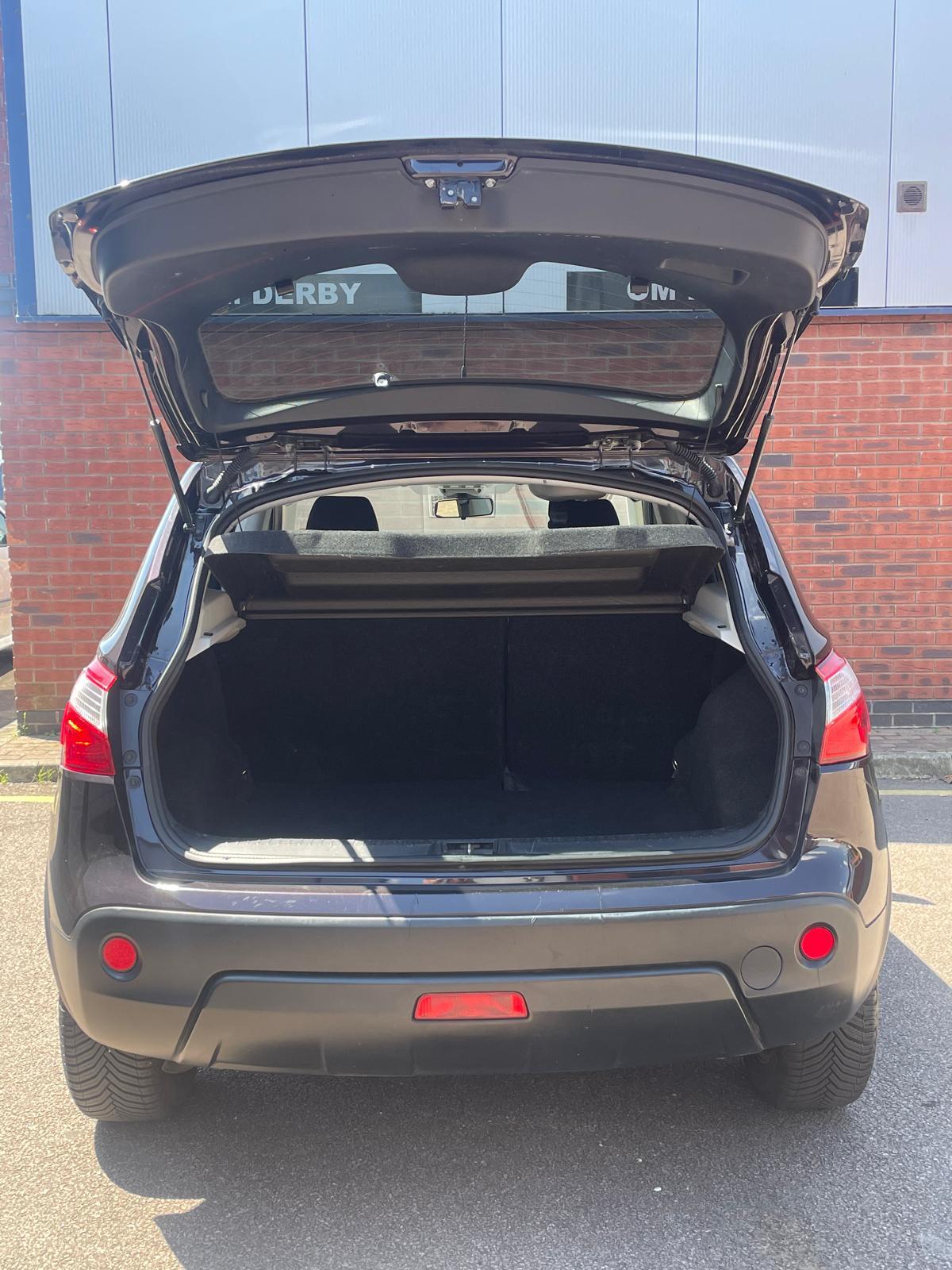 Nissan Qashqai 1.5 dCi n-tec+ SUV 5dr Diesel Manual 2WD Euro 5 (110 ps)