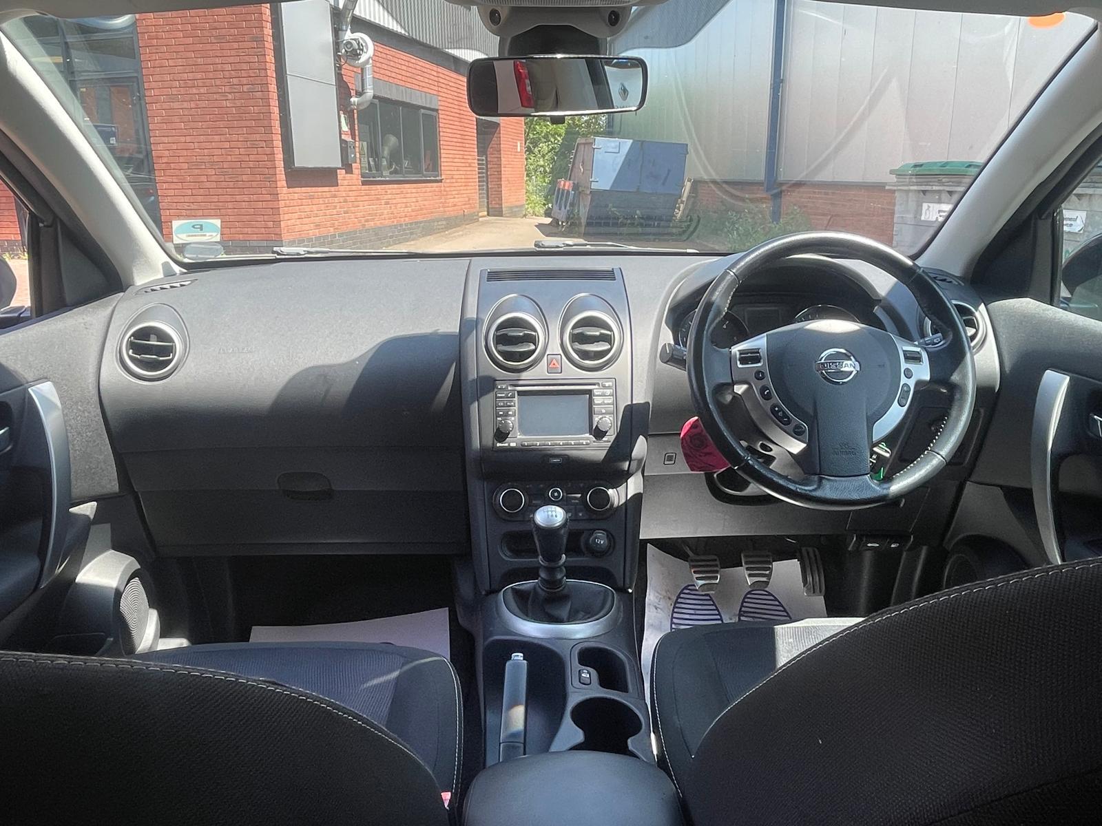 Nissan Qashqai 1.5 dCi n-tec+ SUV 5dr Diesel Manual 2WD Euro 5 (110 ps)