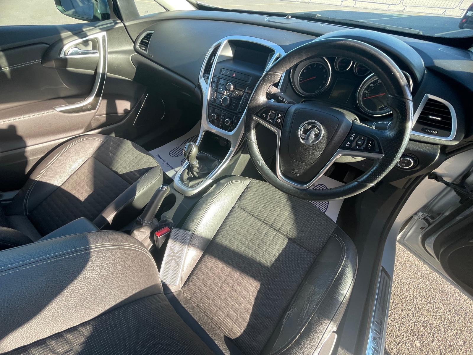 Vauxhall Astra GTC 1.4T 16V SRi Coupe 3dr Petrol Manual Euro 5 (s/s) (120 ps)