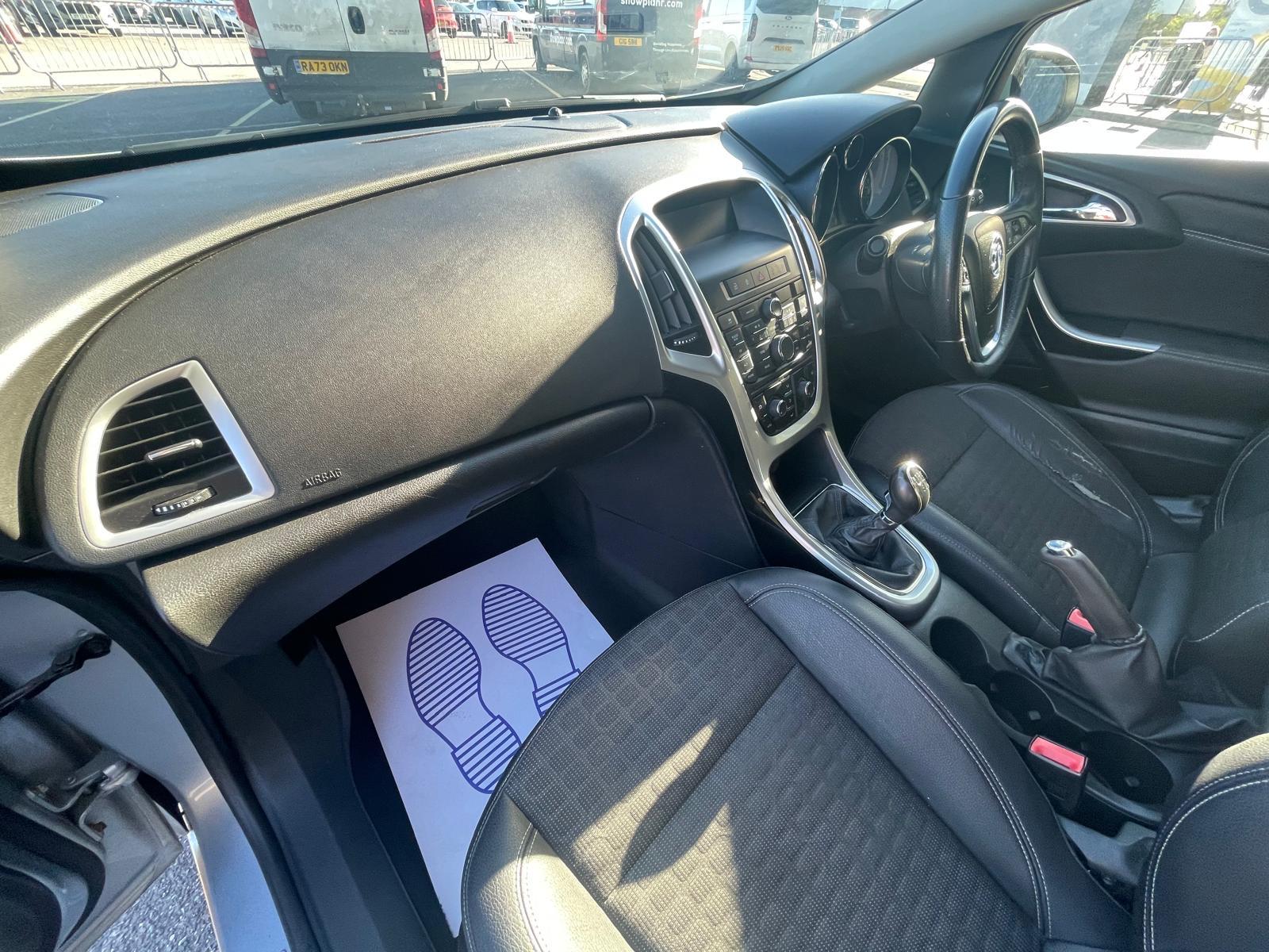 Vauxhall Astra GTC 1.4T 16V SRi Coupe 3dr Petrol Manual Euro 5 (s/s) (120 ps)