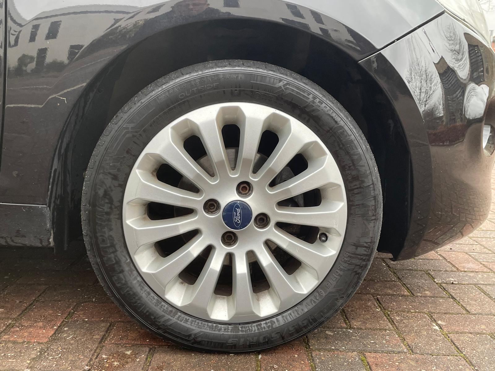 Ford Ka 1.2 Zetec Hatchback 3dr Petrol Manual Euro 5 (s/s) (69 ps)