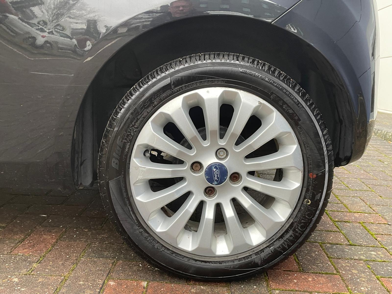 Ford Ka 1.2 Zetec Hatchback 3dr Petrol Manual Euro 5 (s/s) (69 ps)