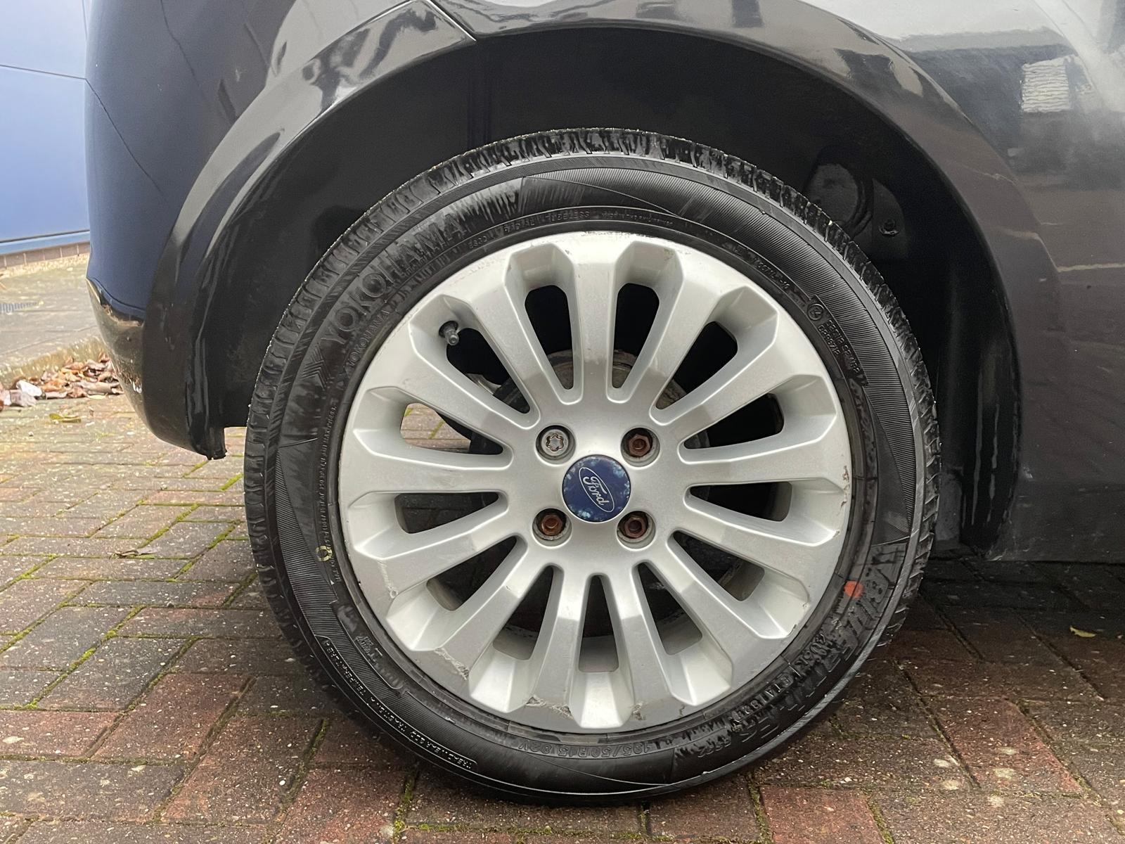 Ford Ka 1.2 Zetec Hatchback 3dr Petrol Manual Euro 5 (s/s) (69 ps)