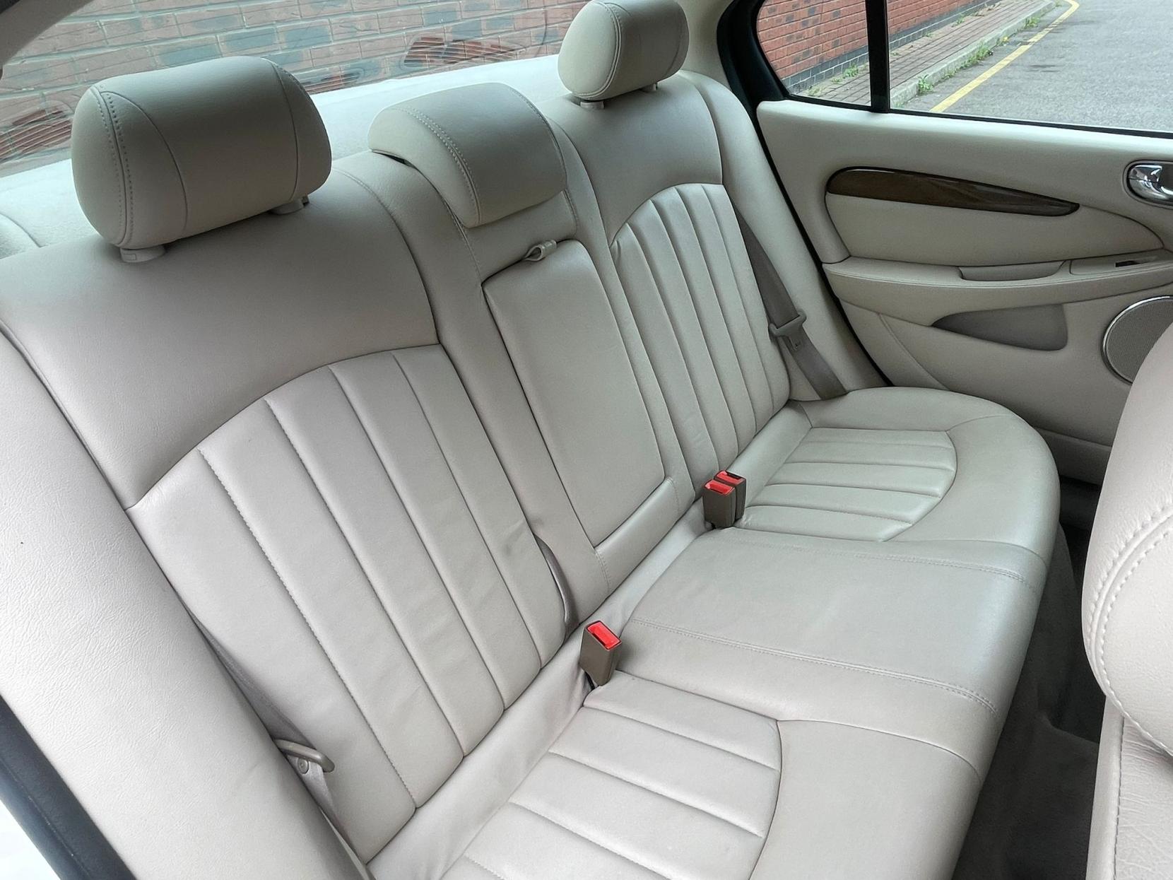 Jaguar X-Type 2.1 V6 SE Saloon 4dr Petrol Automatic (239 g/km, 157 bhp)