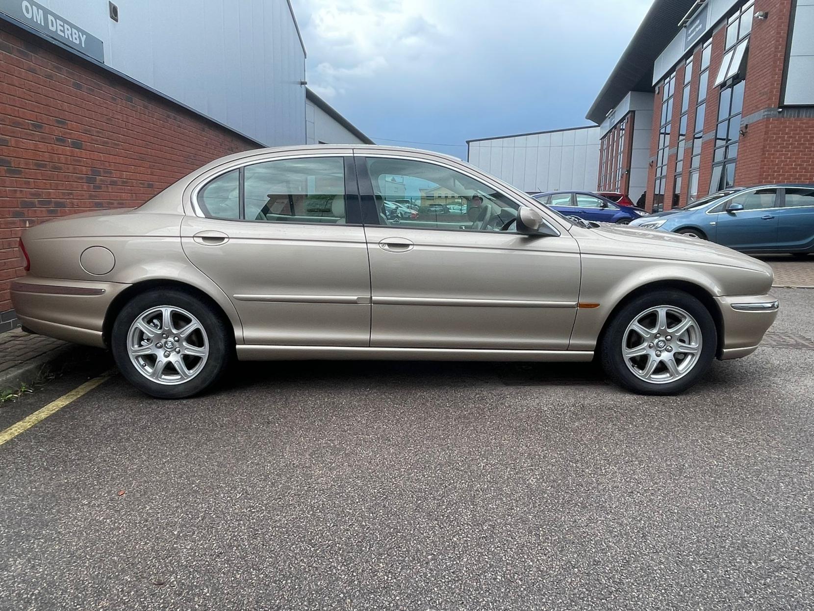 Jaguar X-Type 2.1 V6 SE Saloon 4dr Petrol Automatic (239 g/km, 157 bhp)