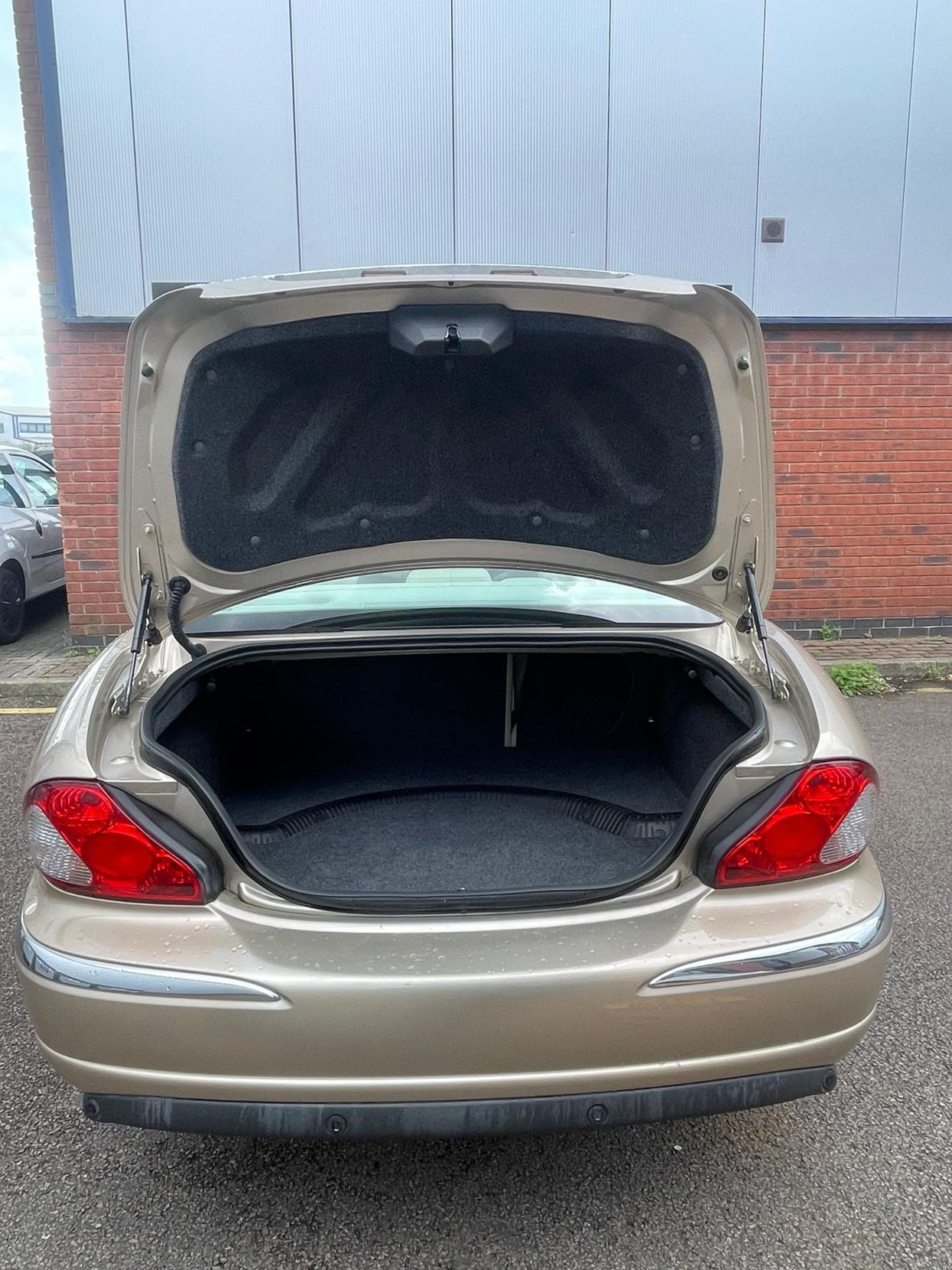 Jaguar X-Type 2.1 V6 SE Saloon 4dr Petrol Automatic (239 g/km, 157 bhp)