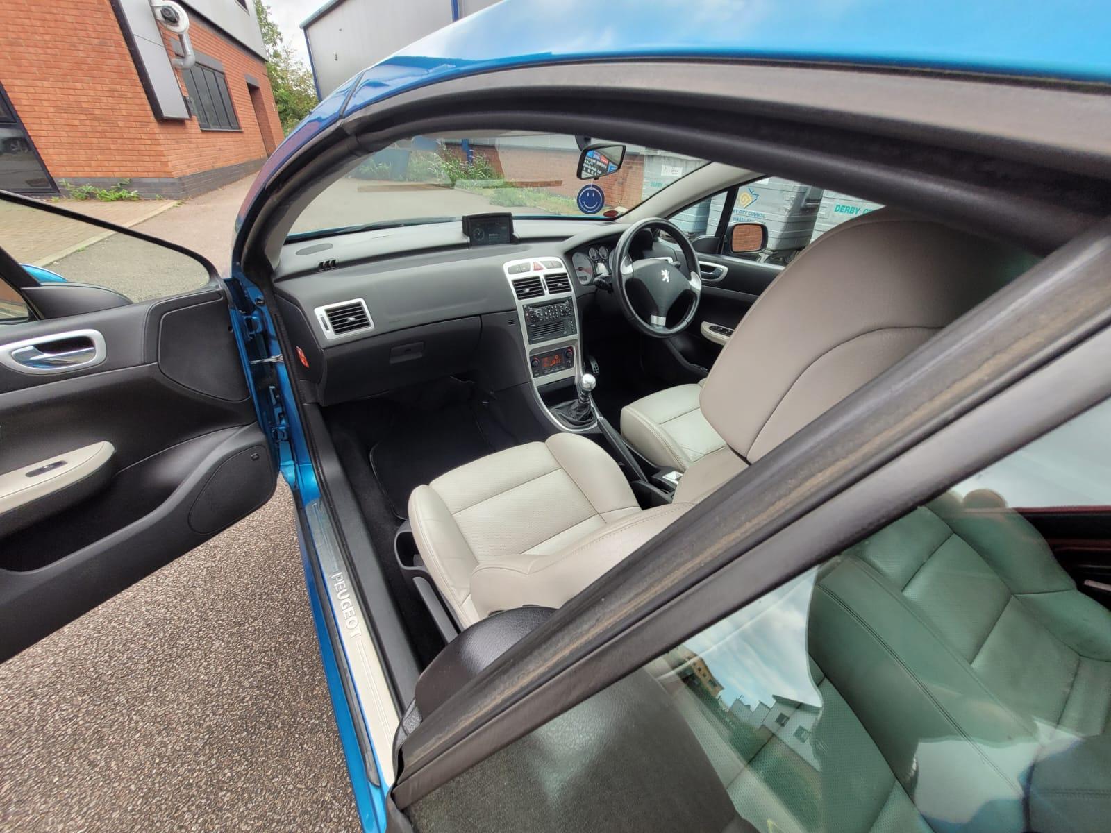 Peugeot 307 CC 2.0 HDi S Convertible 2dr Diesel Manual (159 g/km, 134.1 bhp)